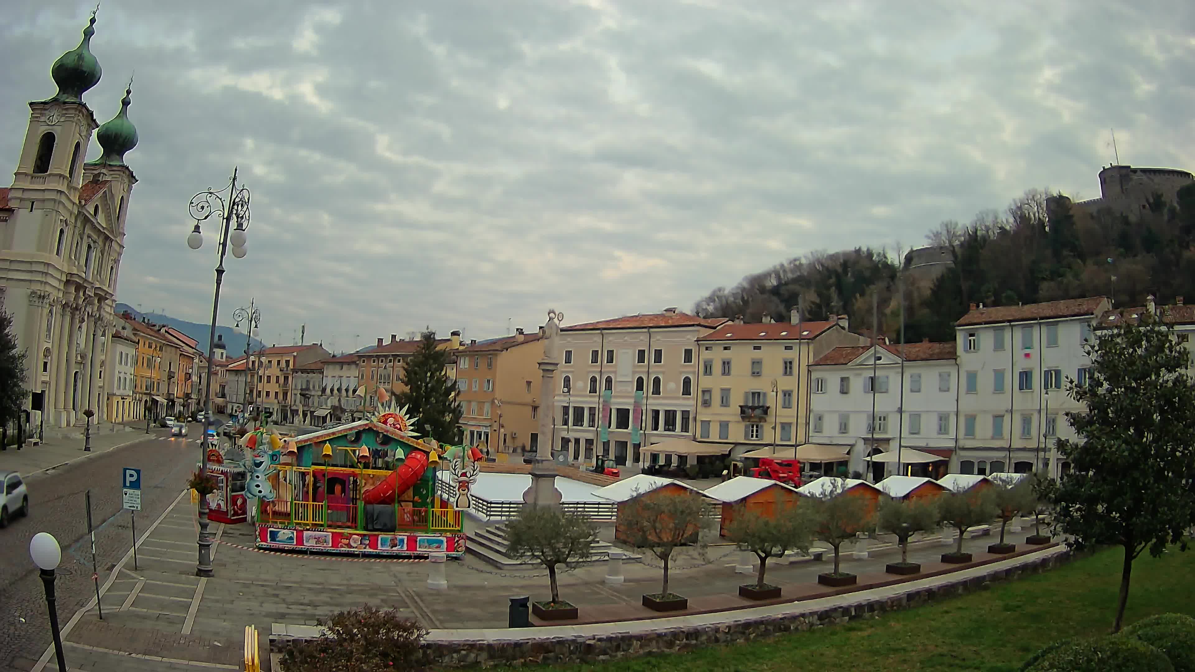 Gorizia Piazza della Vittoria e chiesa di S. Ignazio