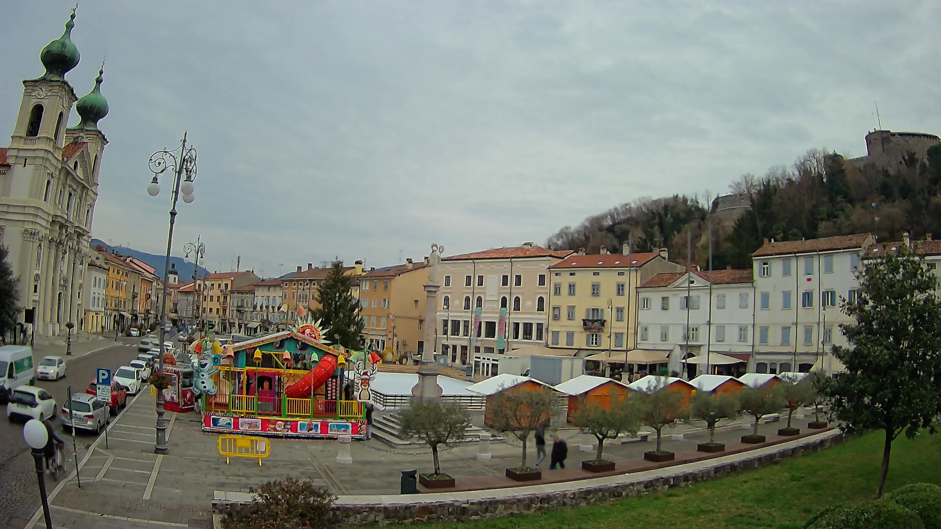 Gorizia Piazza della Vittoria e chiesa di S. Ignazio