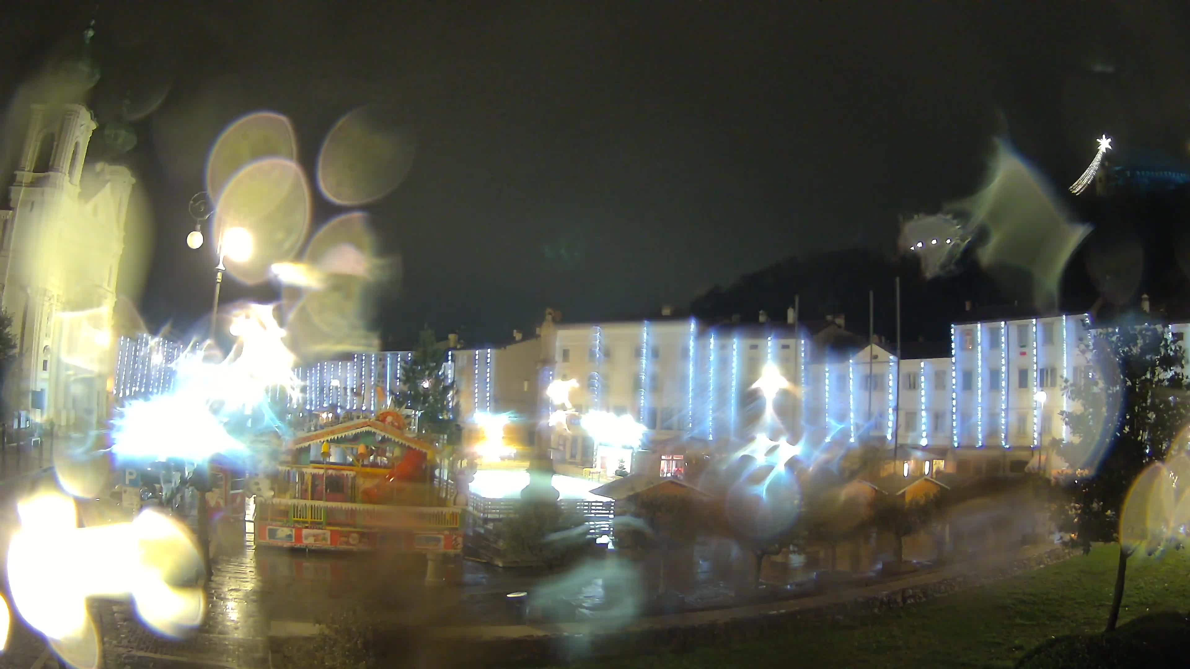 Kamera Gorica Travnik in cerkev sv. Ignacija