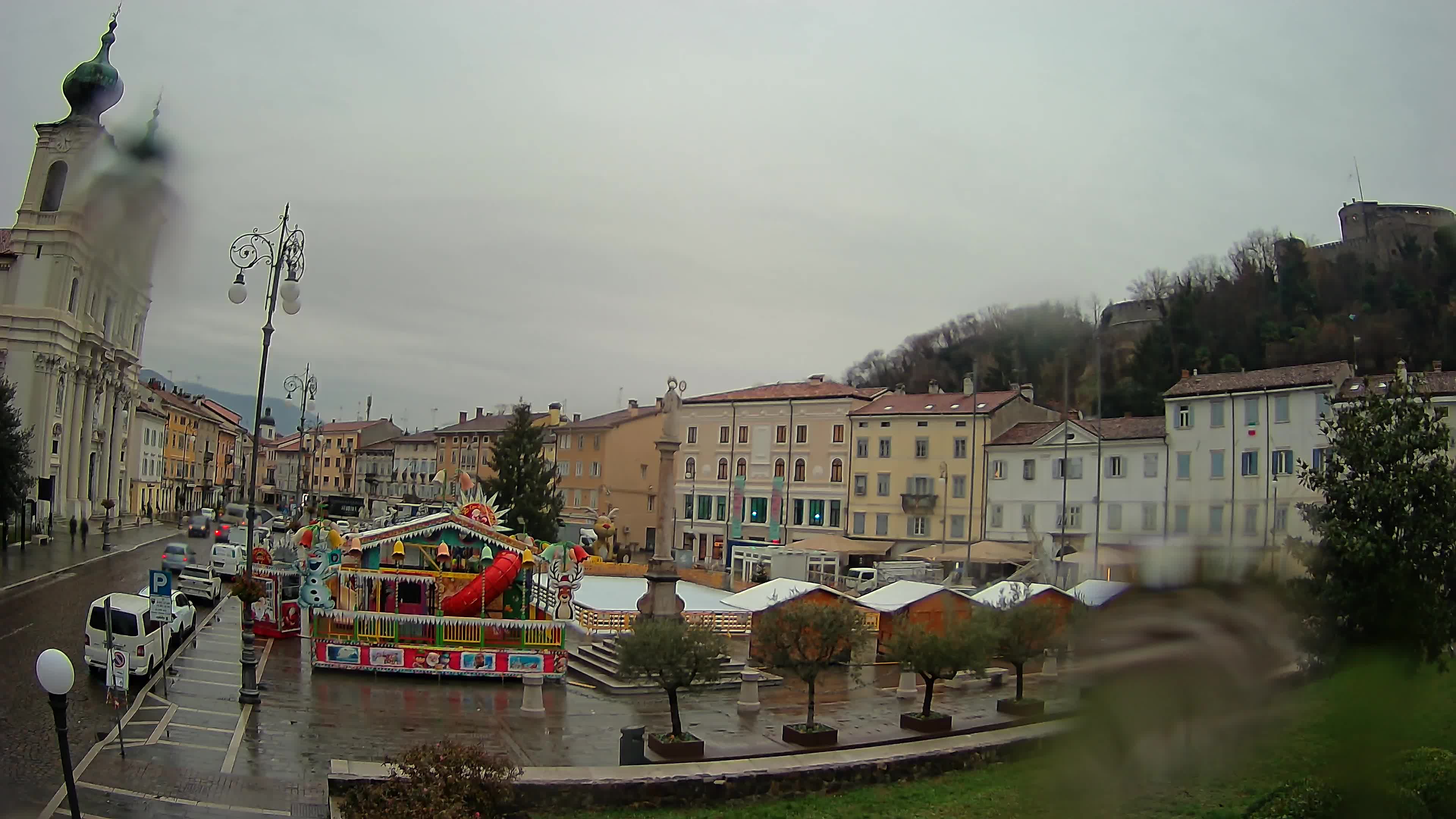 Gorizia Piazza della Vittoria e chiesa di S. Ignazio