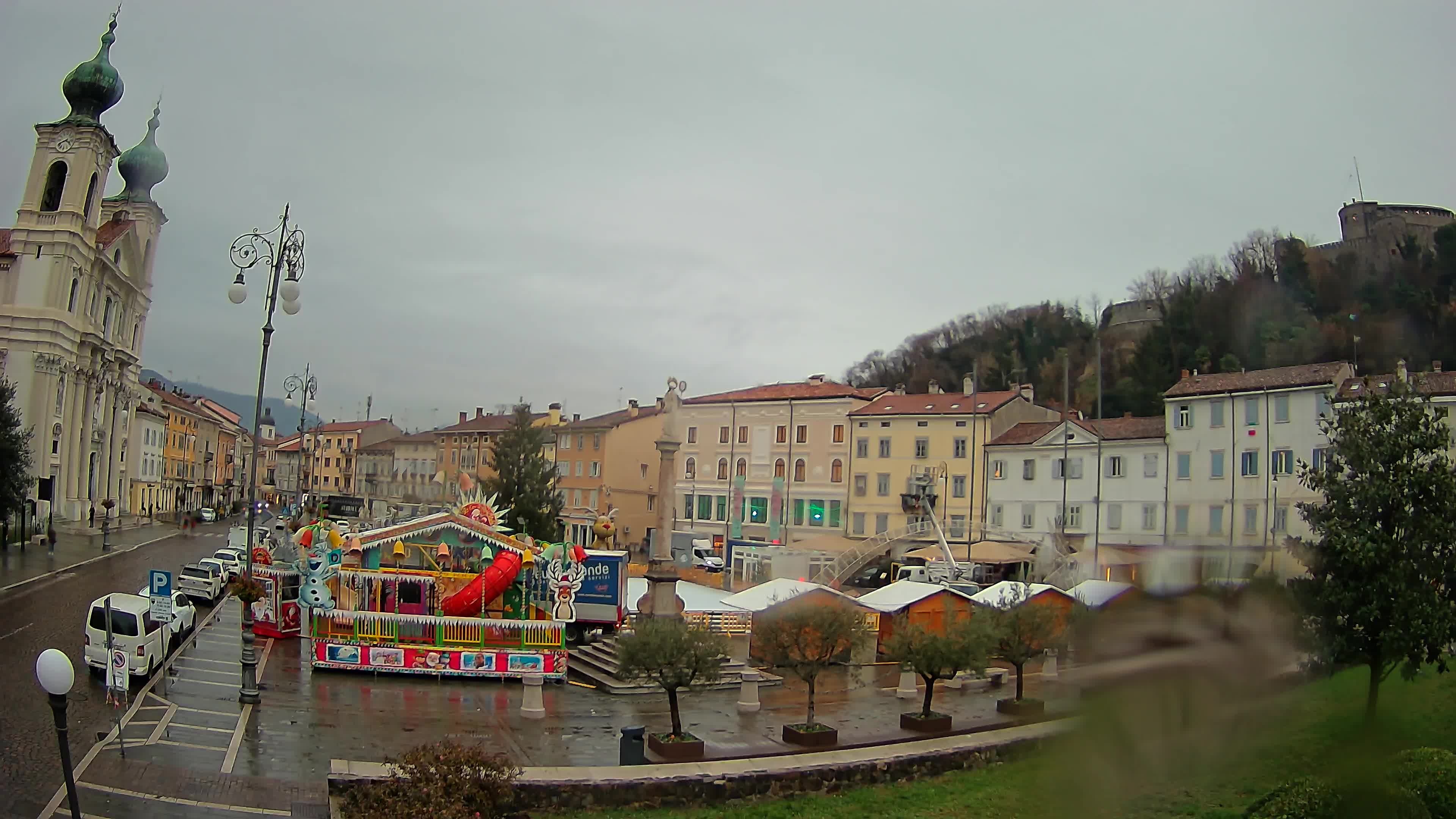 Gorizia Piazza della Vittoria e chiesa di S. Ignazio