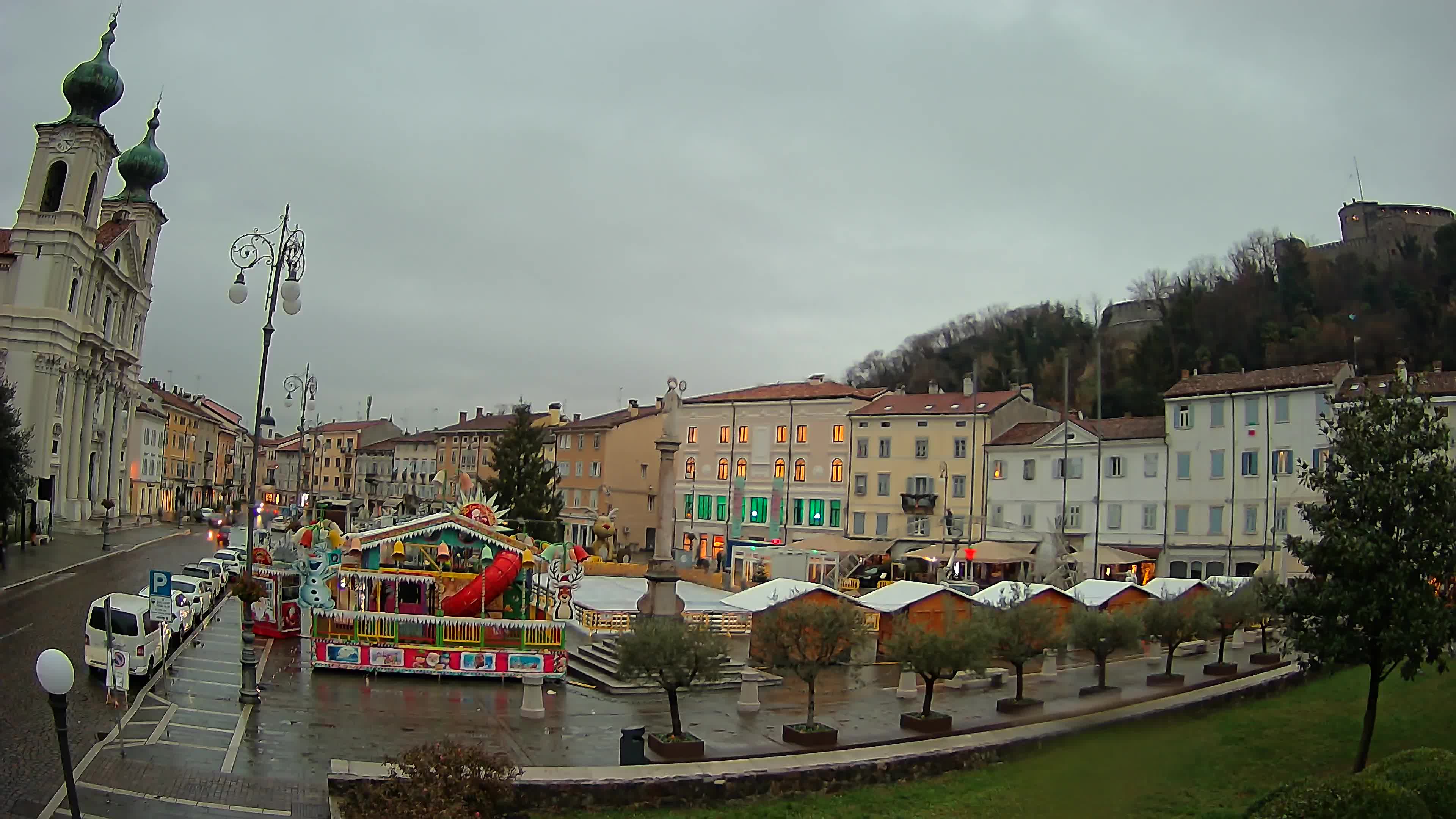 Gorizia Piazza della Vittoria e chiesa di S. Ignazio