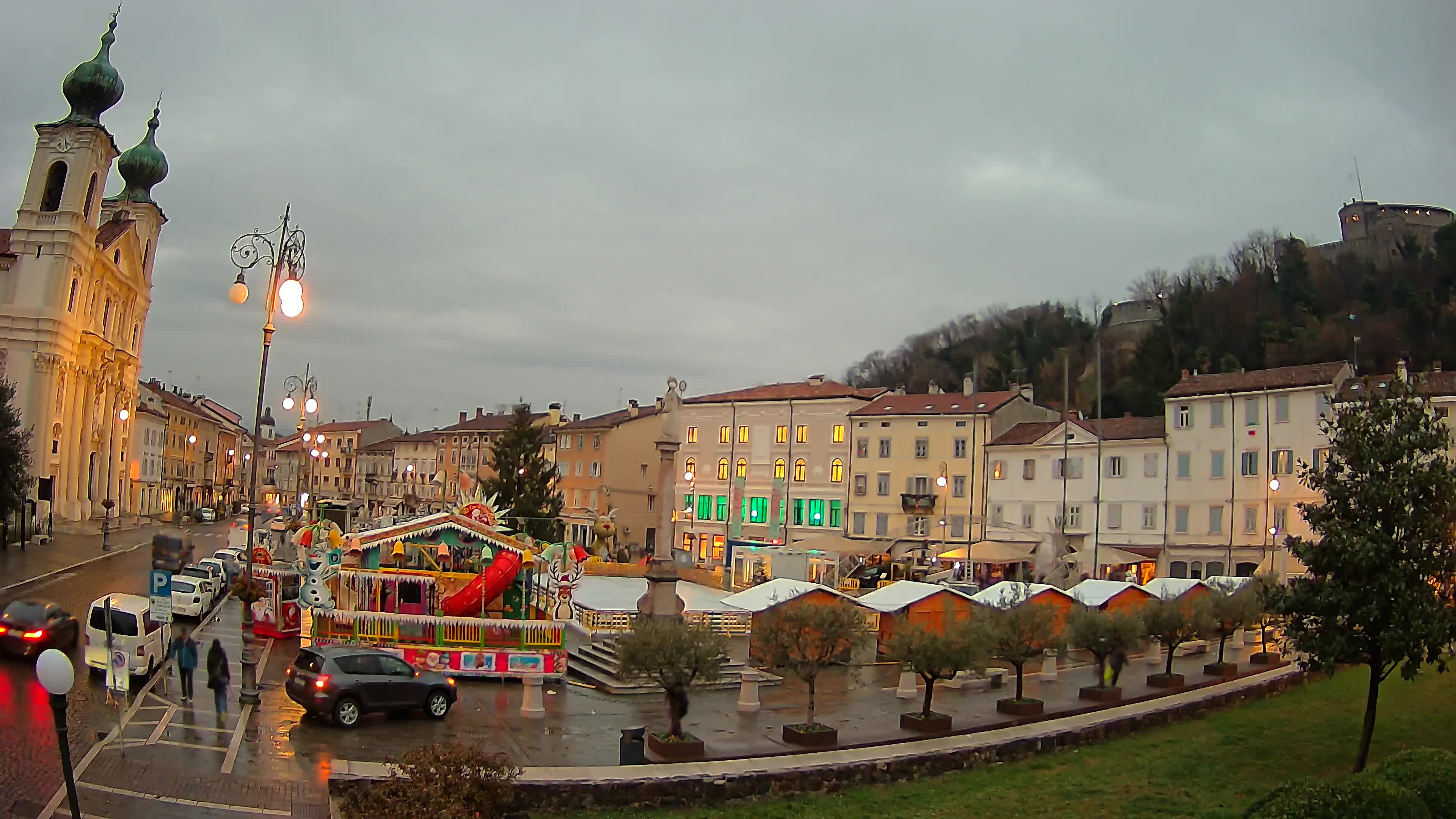 Gorizia Piazza della Vittoria e chiesa di S. Ignazio