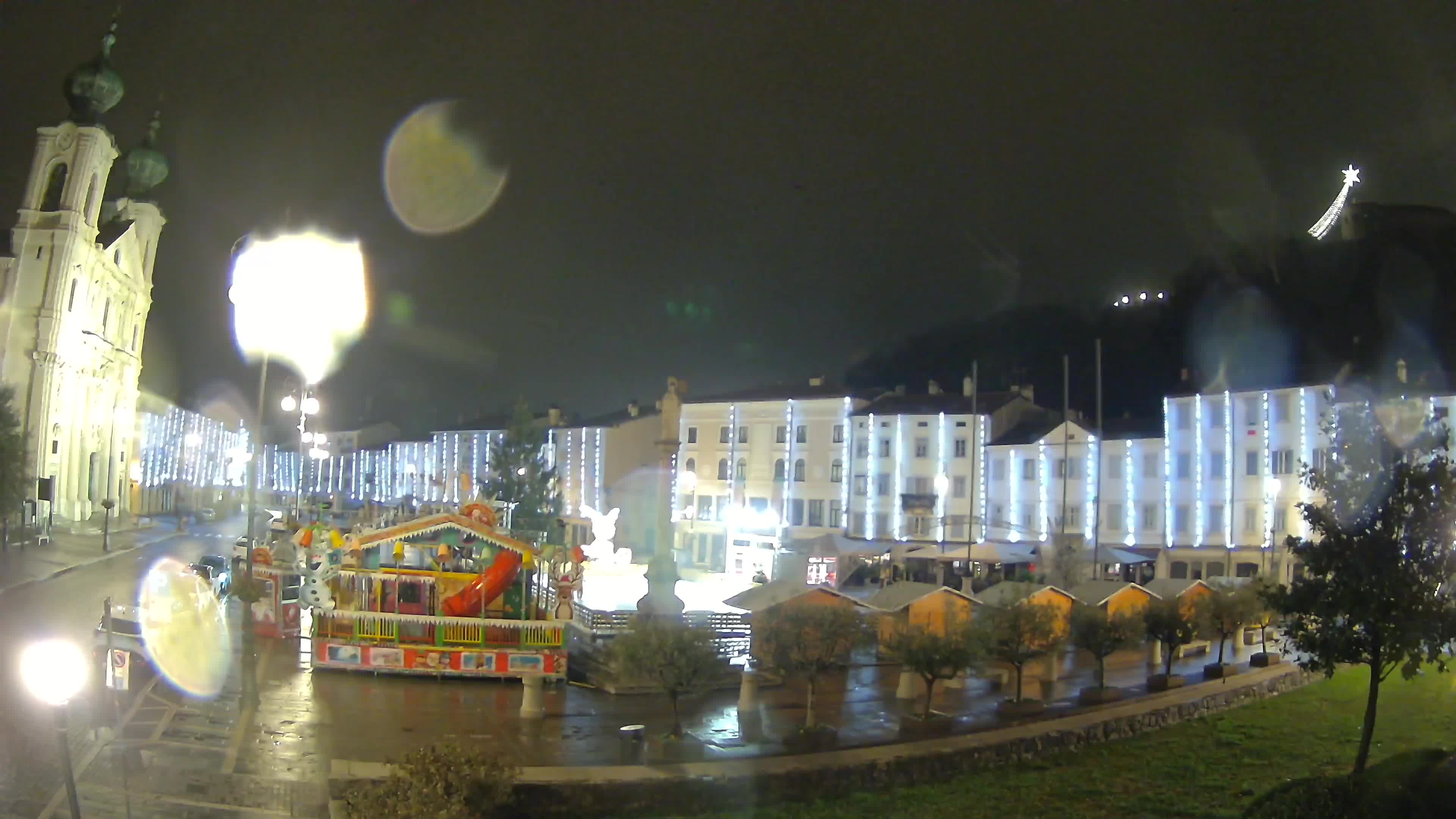 Kamera Gorica Travnik in cerkev sv. Ignacija