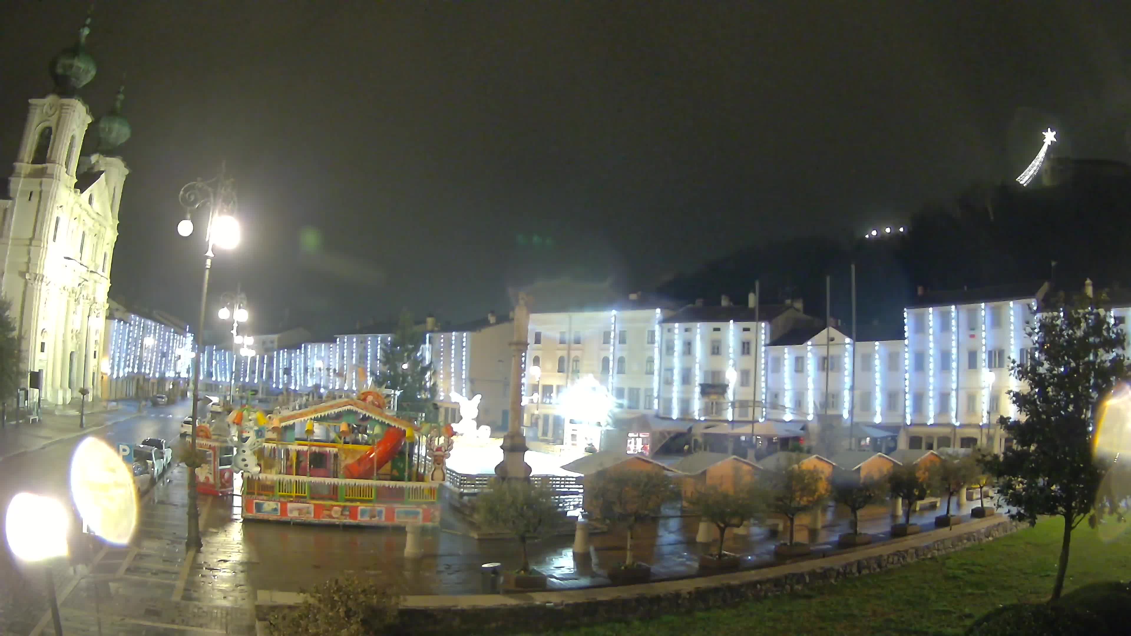 Kamera Gorica Travnik in cerkev sv. Ignacija