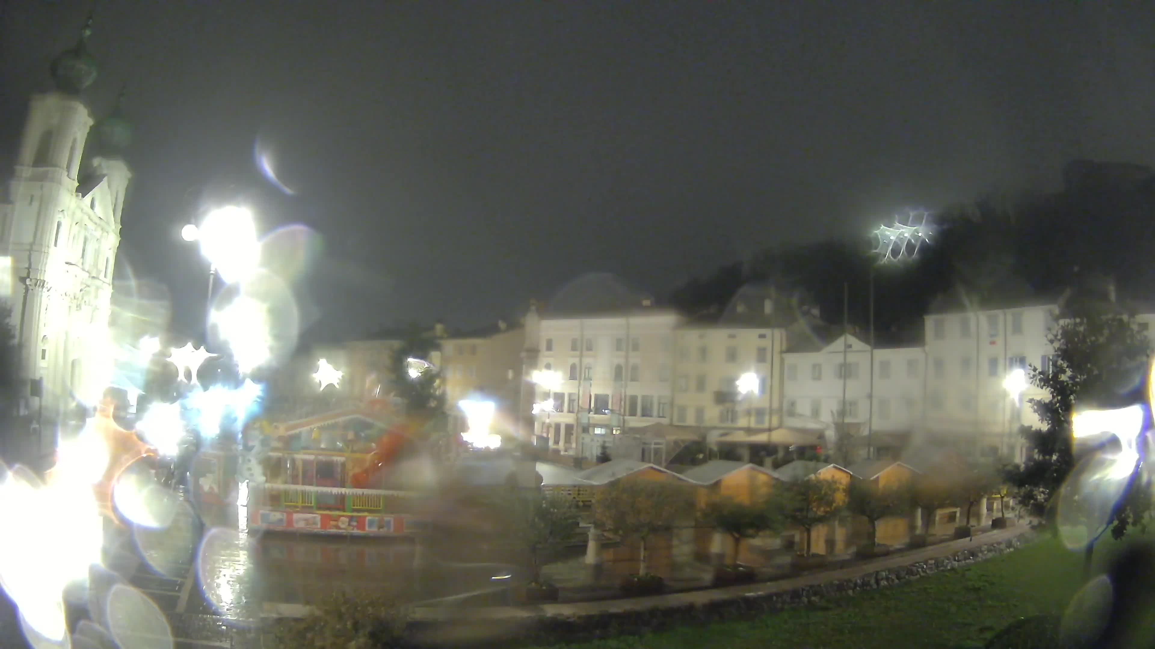 Kamera Gorica Travnik in cerkev sv. Ignacija