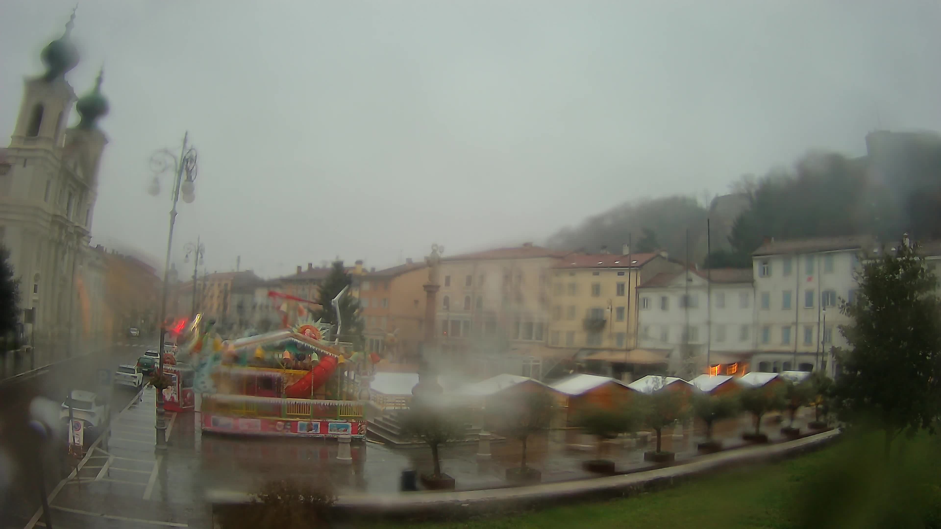 Gorizia – Plaza Vittoria – iglesia de San Pedro. Ignacio