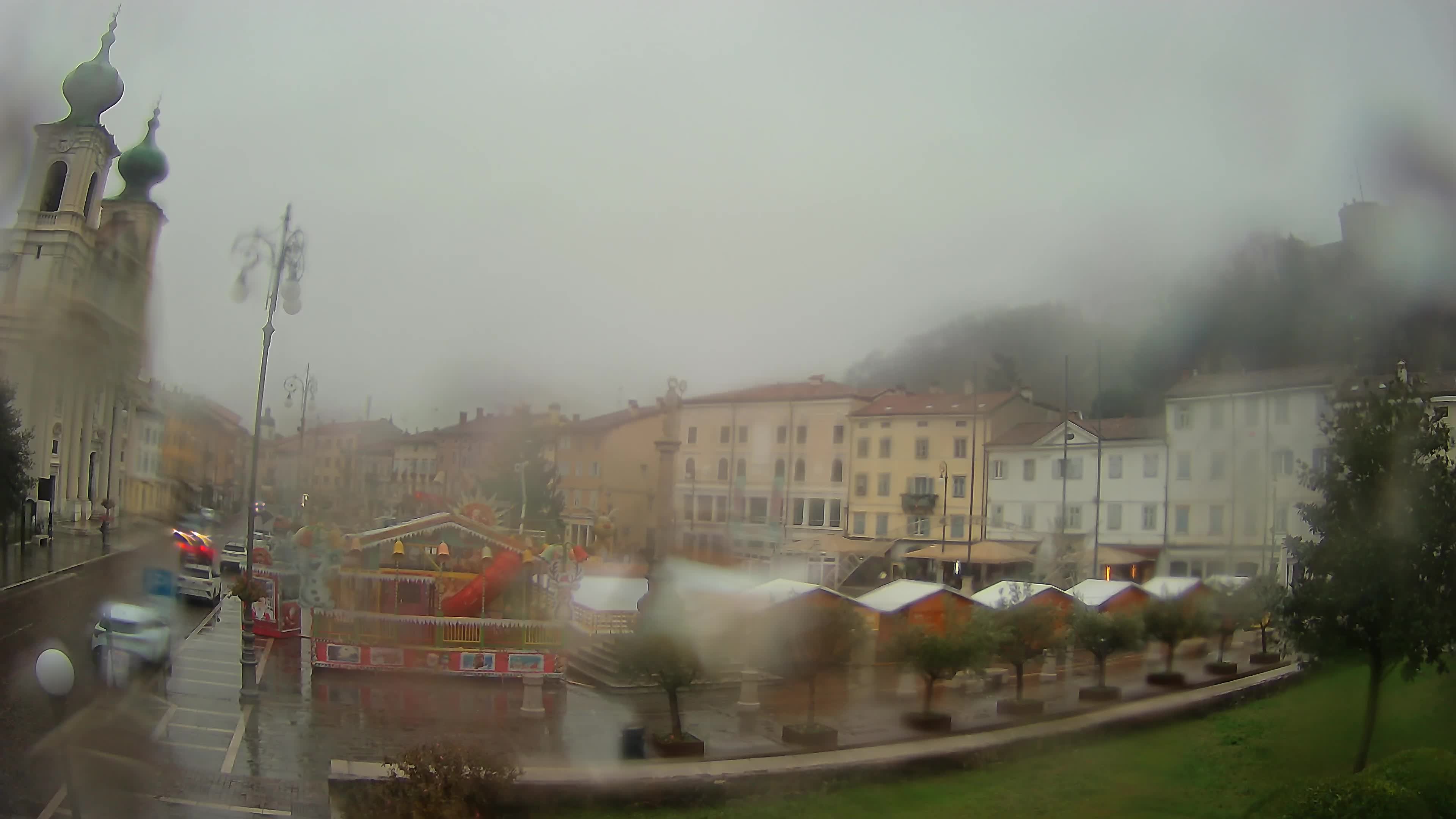 Gorizia – Plaza Vittoria – iglesia de San Pedro. Ignacio