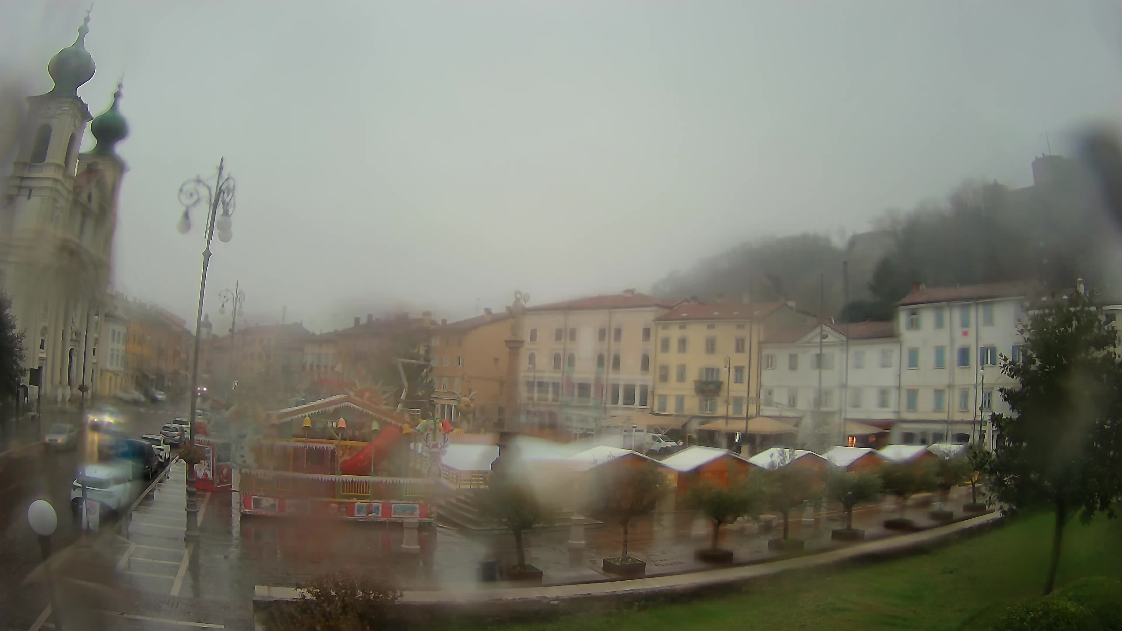 Gorizia – Plaza Vittoria – iglesia de San Pedro. Ignacio