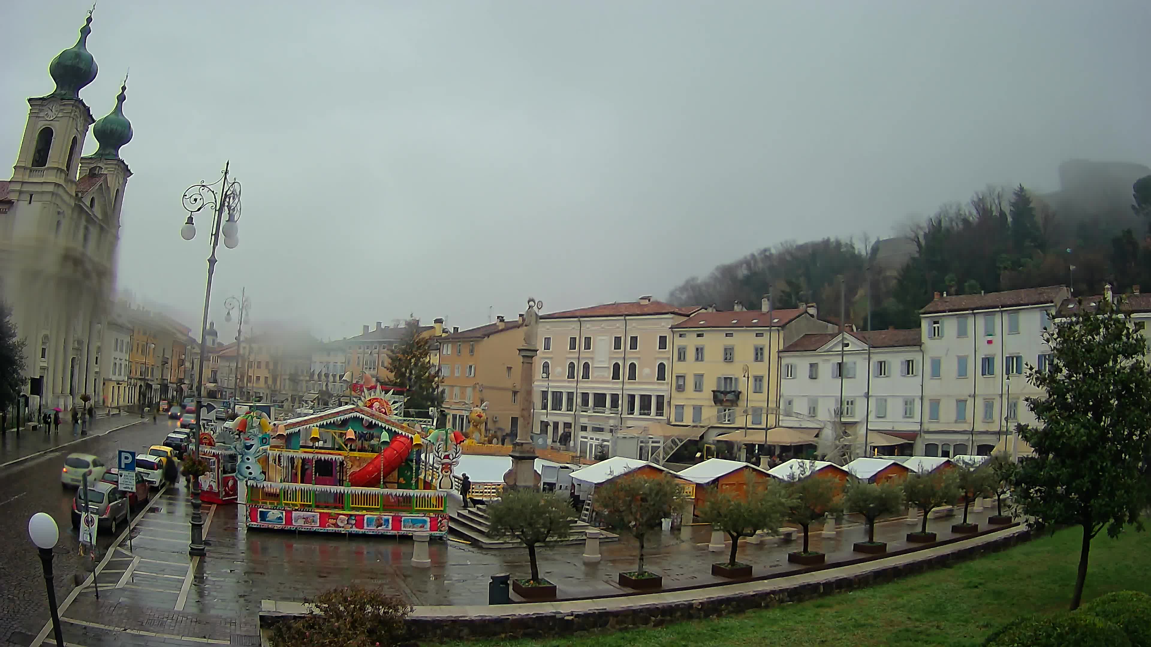 Gorizia – Plaza Vittoria – iglesia de San Pedro. Ignacio