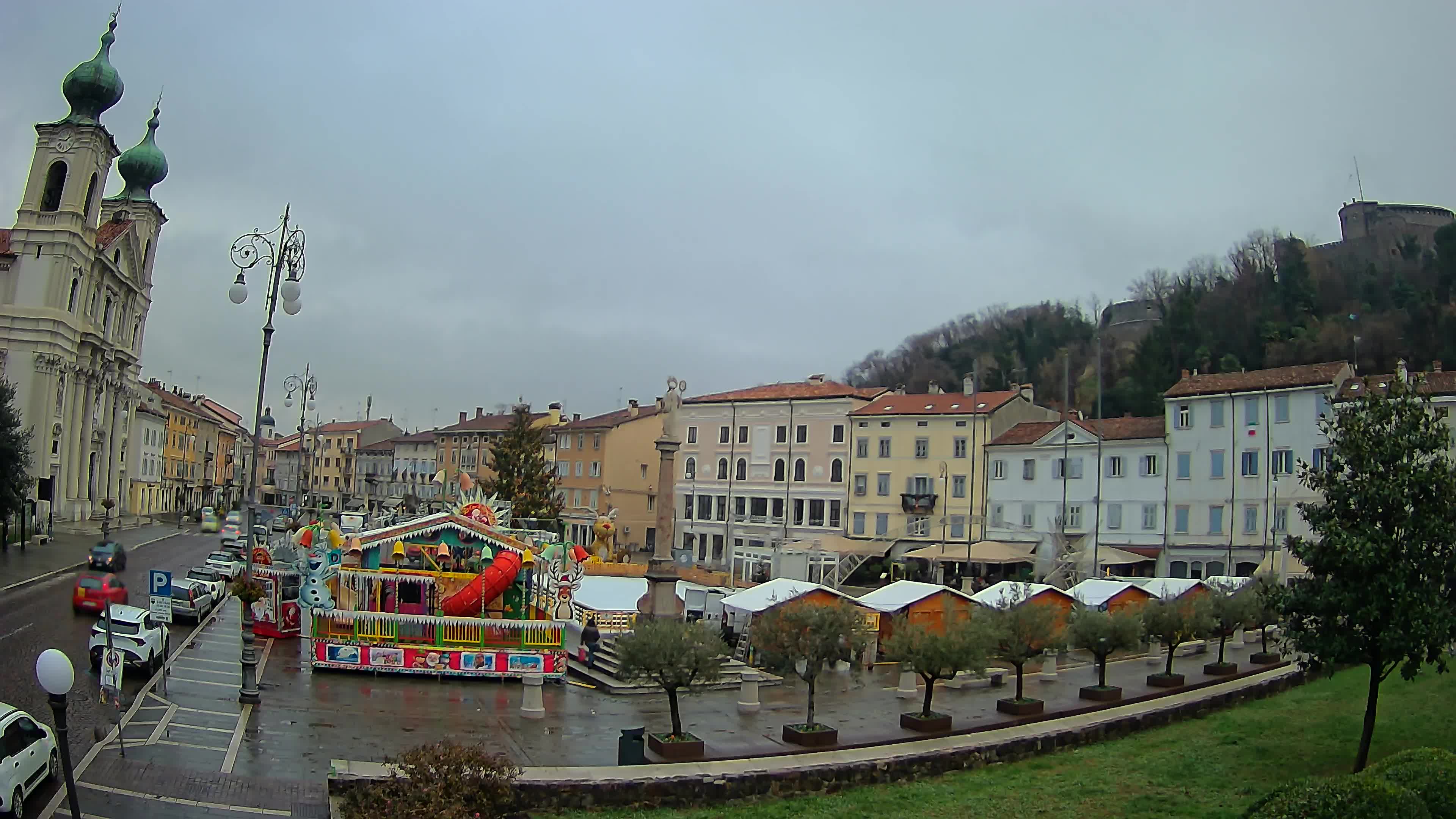 Gorizia Piazza della Vittoria e chiesa di S. Ignazio