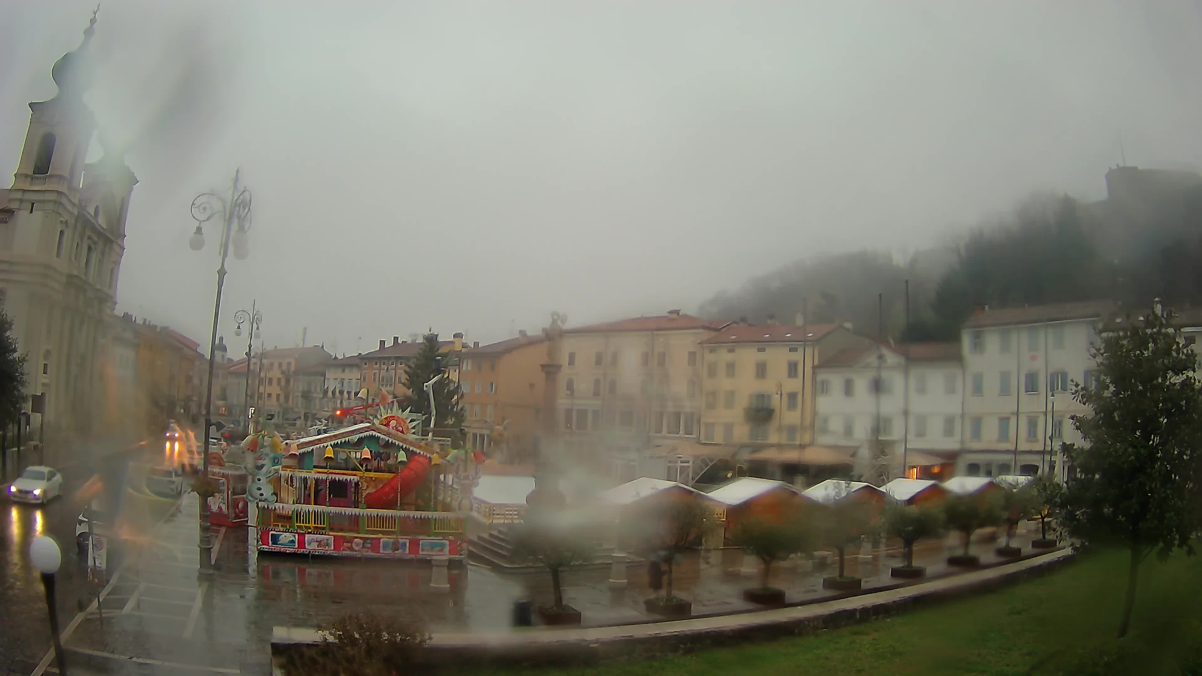 Gorizia Piazza della Vittoria e chiesa di S. Ignazio