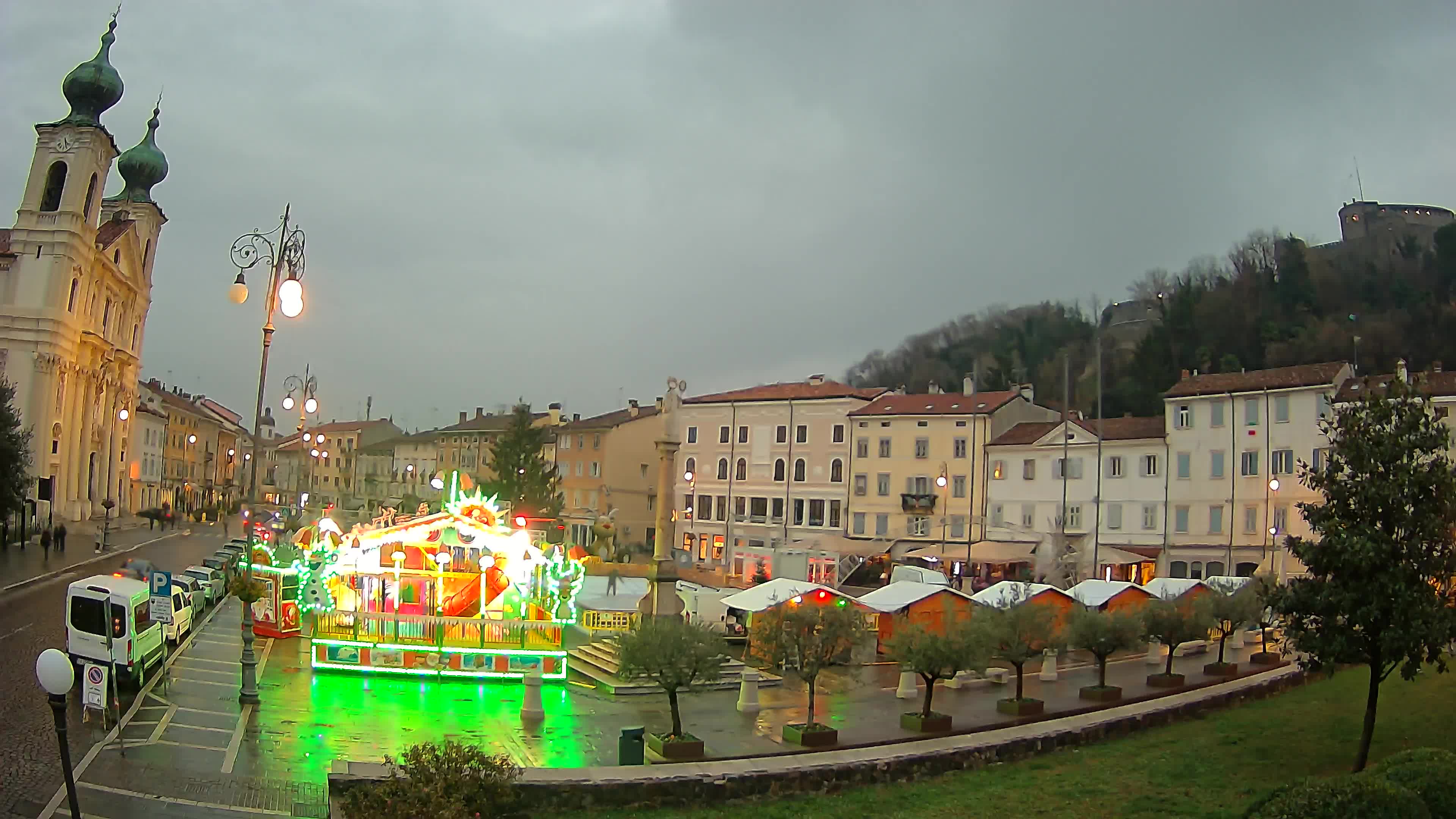 Gorizia Piazza della Vittoria e chiesa di S. Ignazio