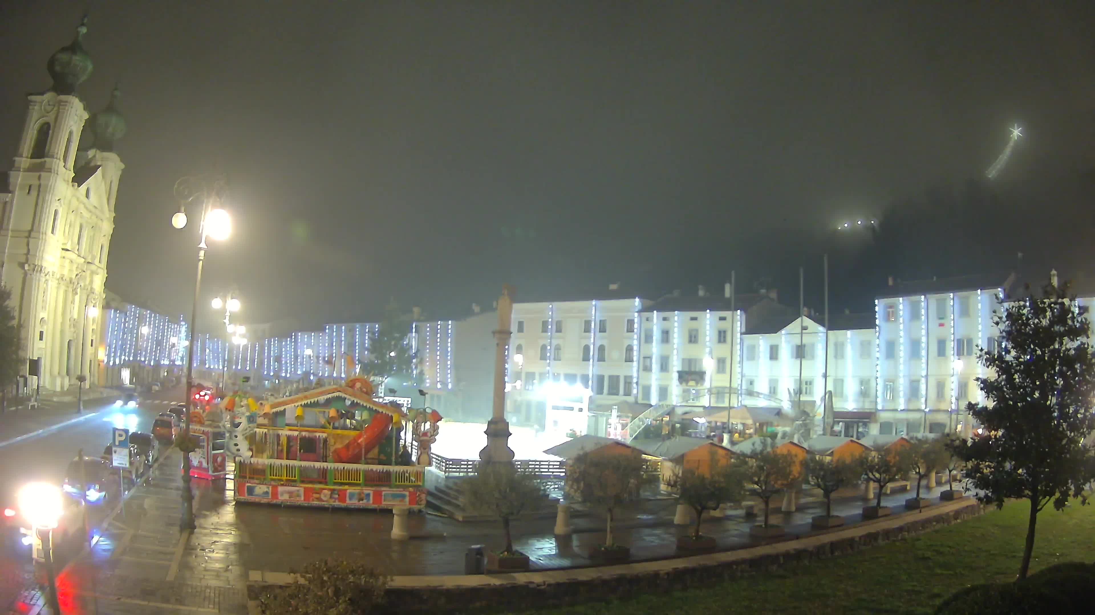 Kamera Gorica Travnik in cerkev sv. Ignacija