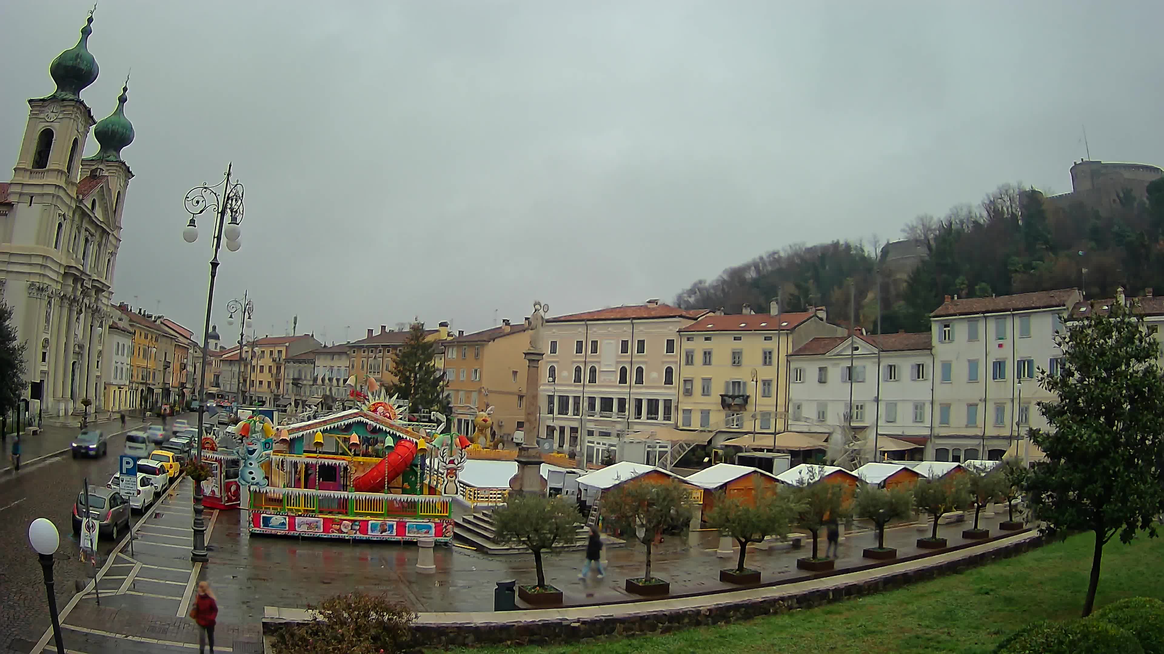 Gorizia Piazza della Vittoria e chiesa di S. Ignazio
