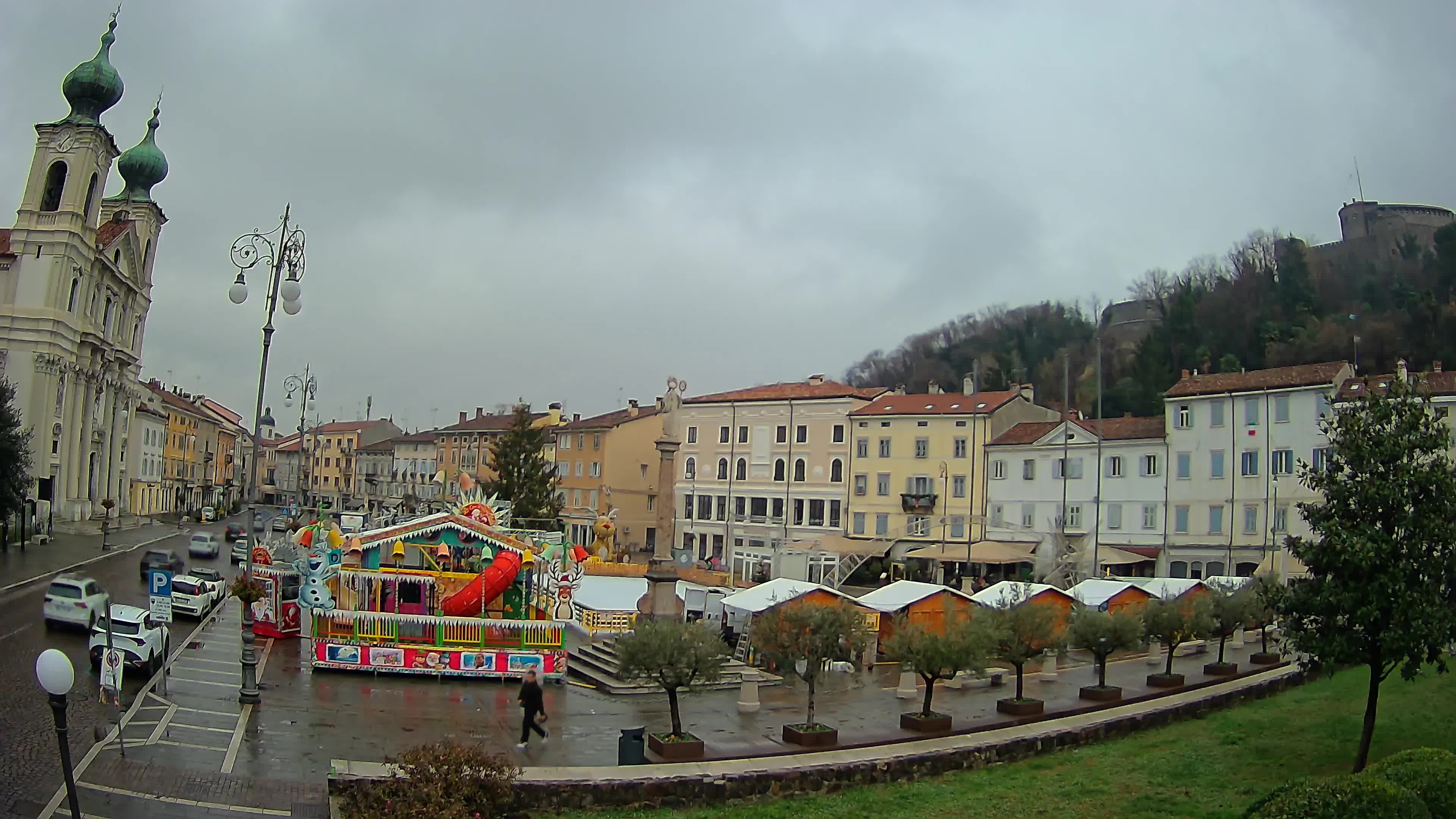 Gorizia Piazza della Vittoria e chiesa di S. Ignazio