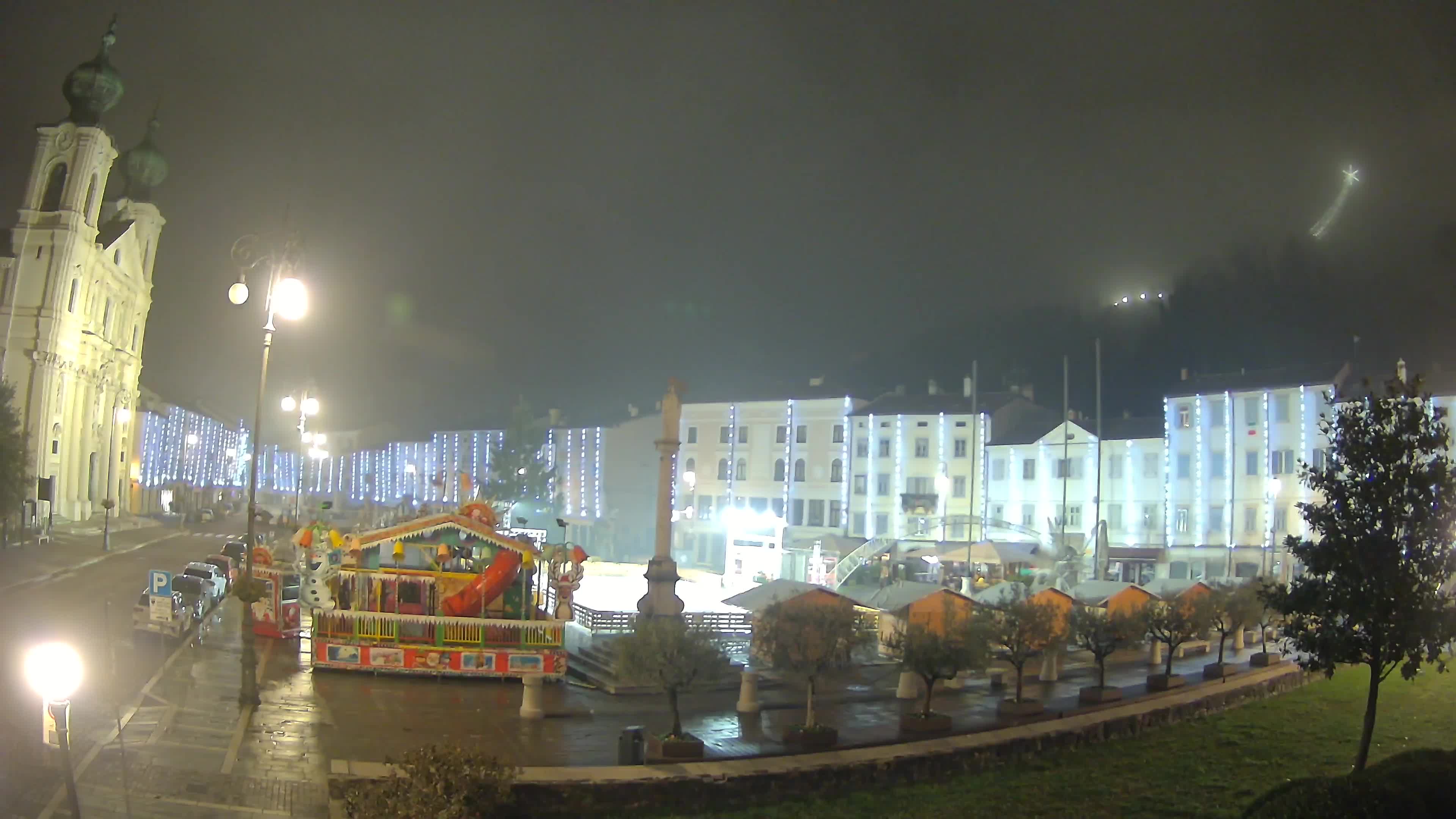 Kamera Gorica Travnik in cerkev sv. Ignacija