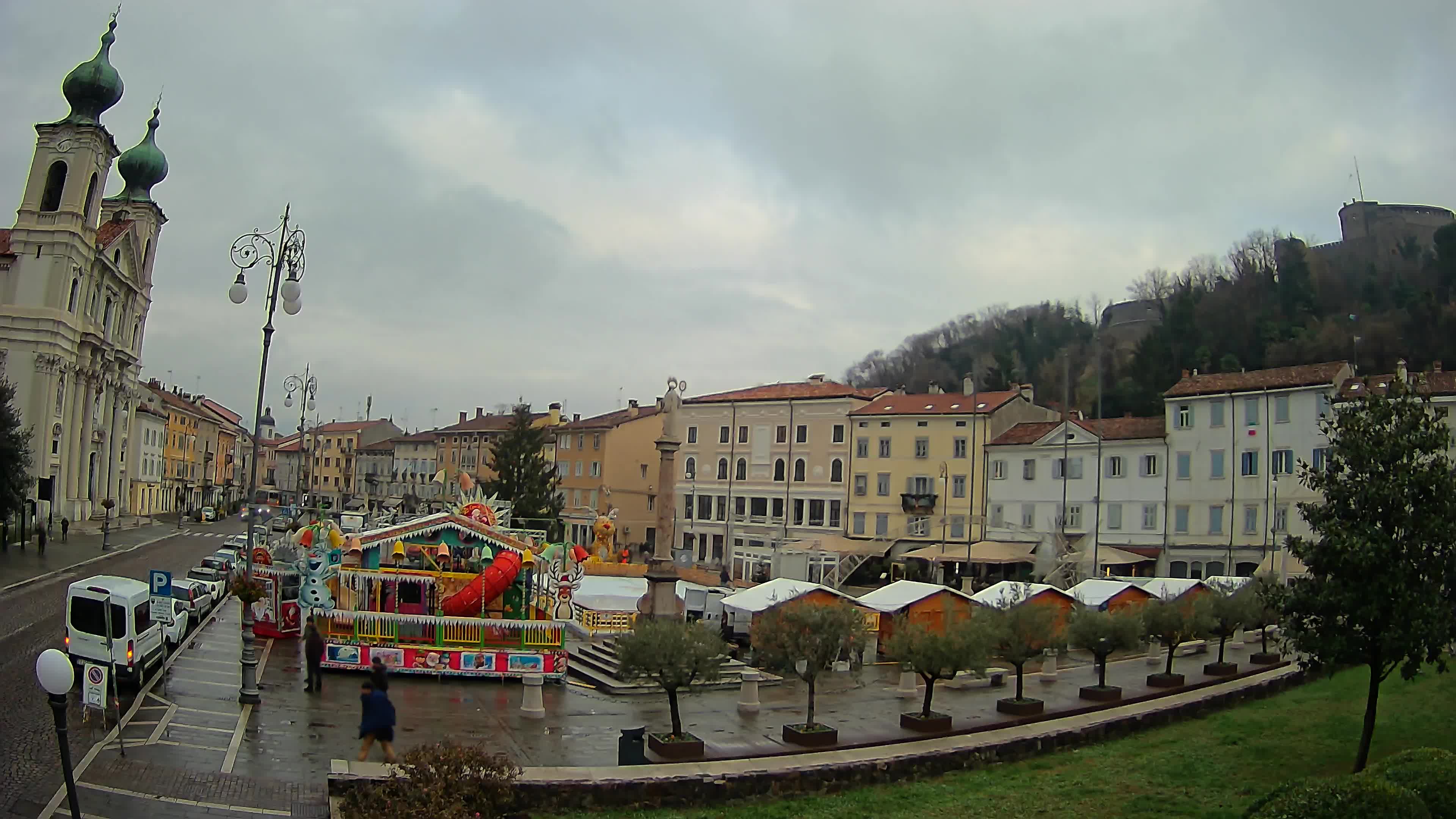 Gorizia Piazza della Vittoria e chiesa di S. Ignazio