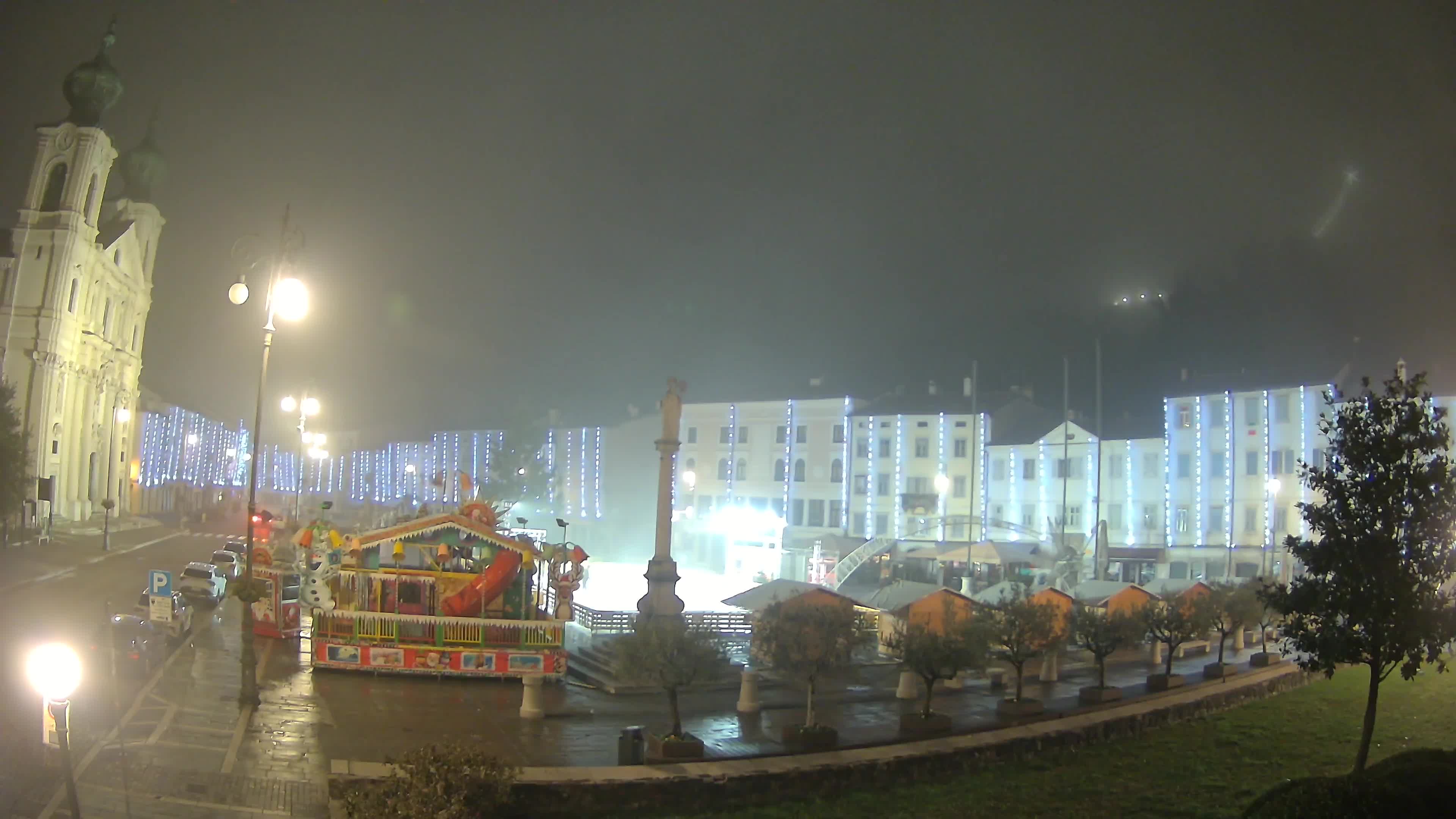 Gorizia Piazza della Vittoria e chiesa di S. Ignazio