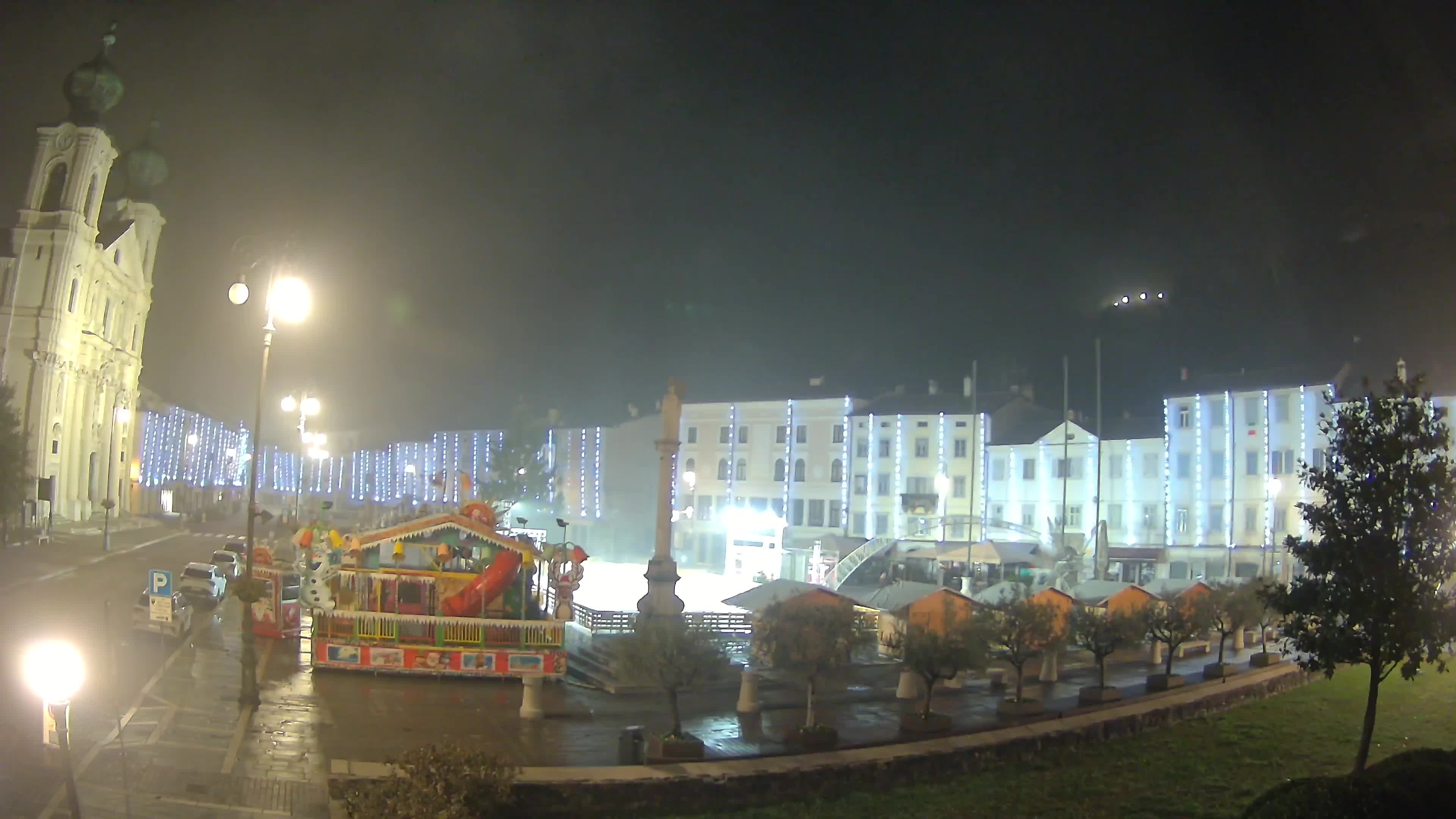 Kamera Gorica Travnik in cerkev sv. Ignacija