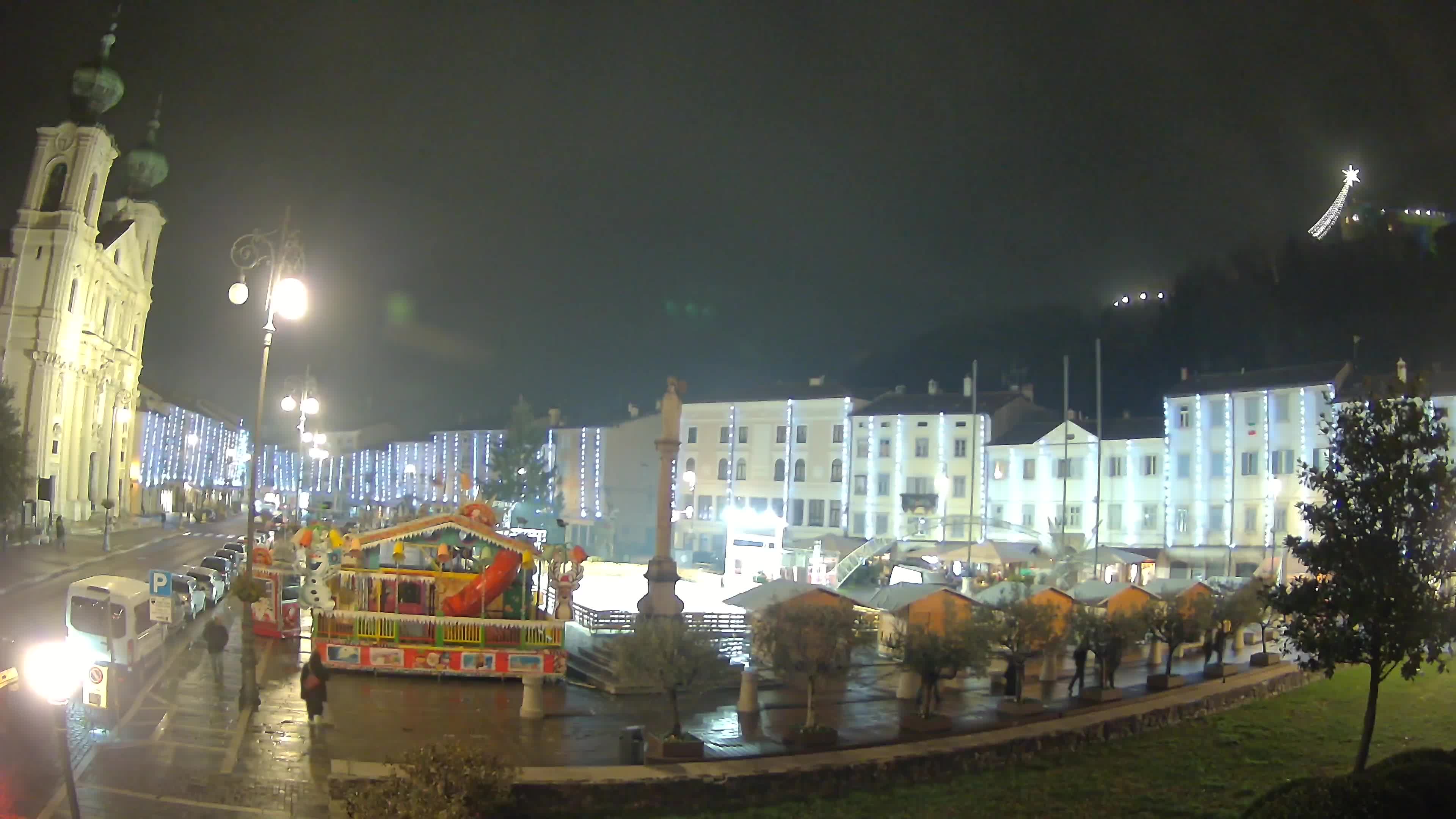 Kamera Gorica Travnik in cerkev sv. Ignacija