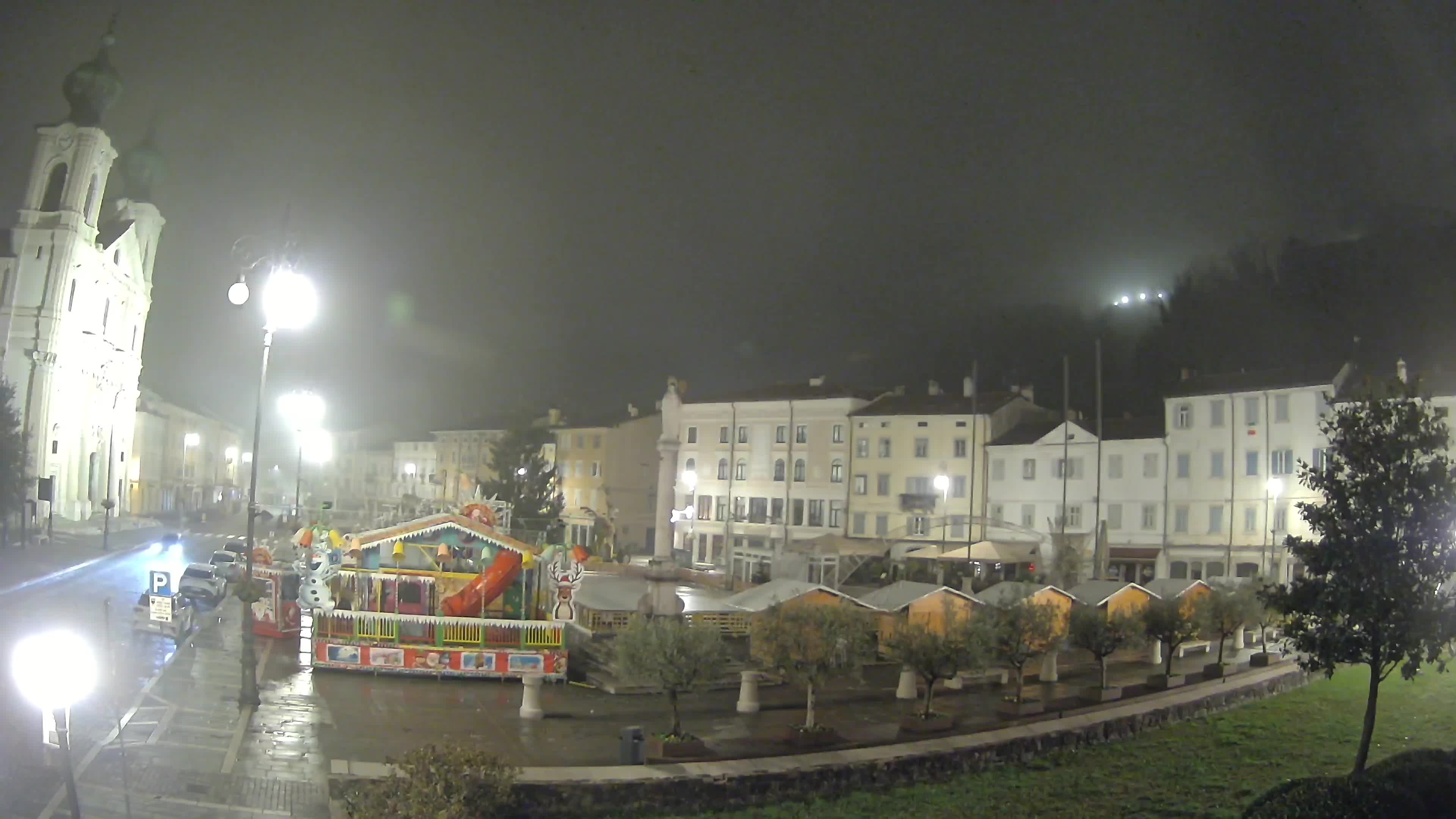 Kamera Gorica Travnik in cerkev sv. Ignacija