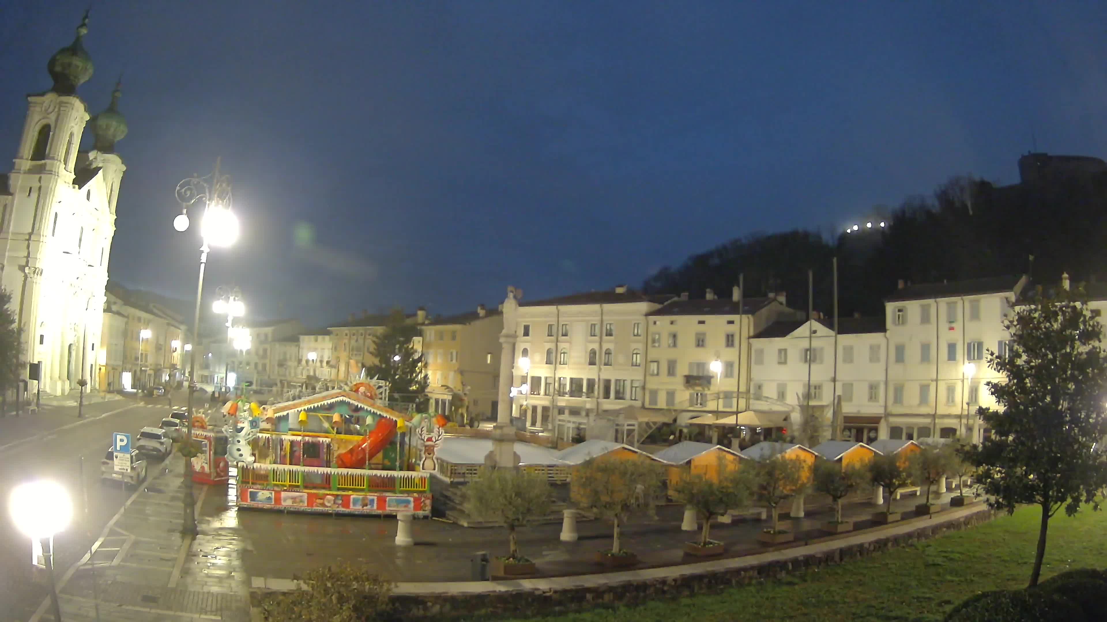 Kamera Gorica Travnik in cerkev sv. Ignacija