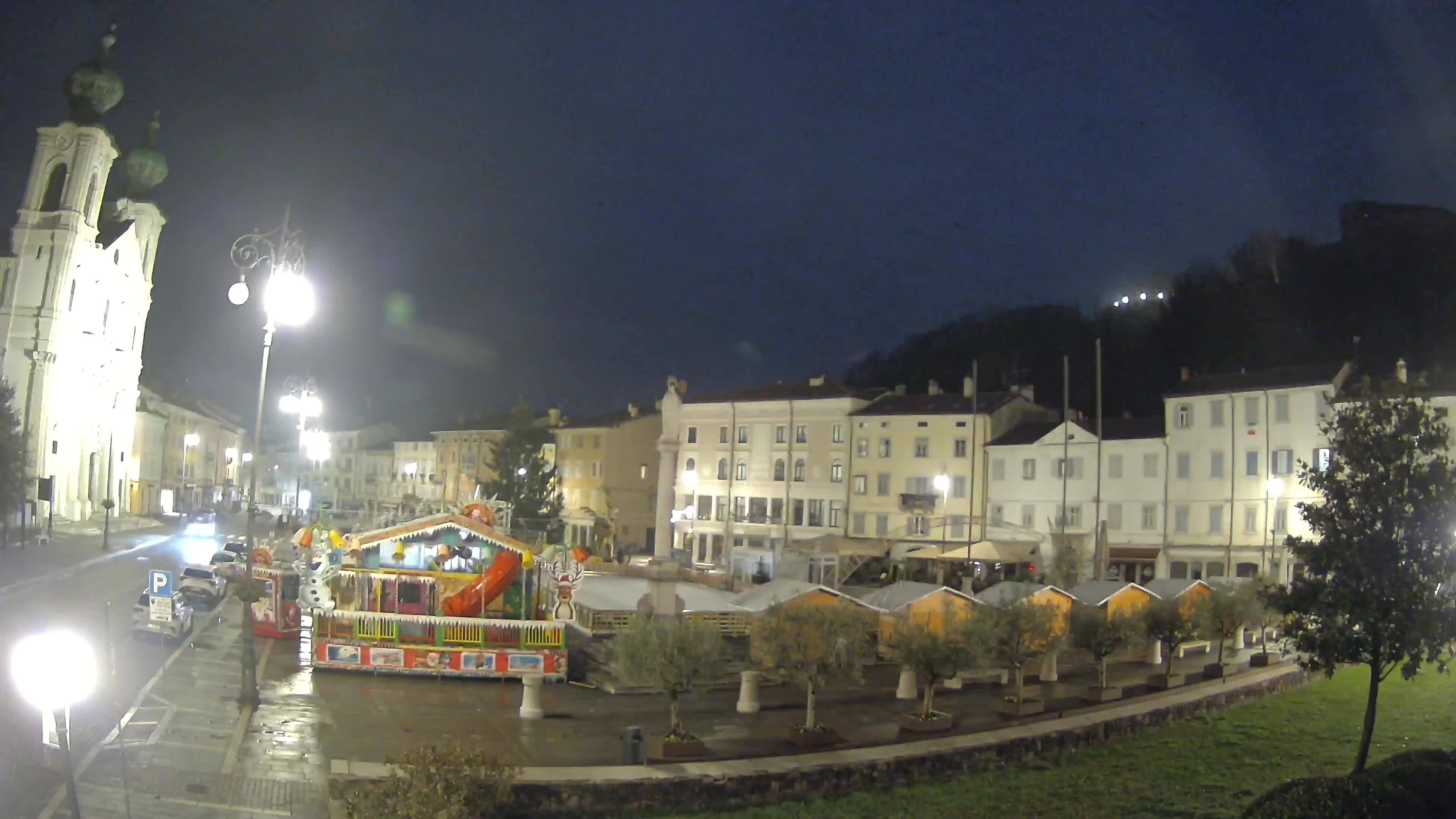 Gorizia Piazza della Vittoria e chiesa di S. Ignazio