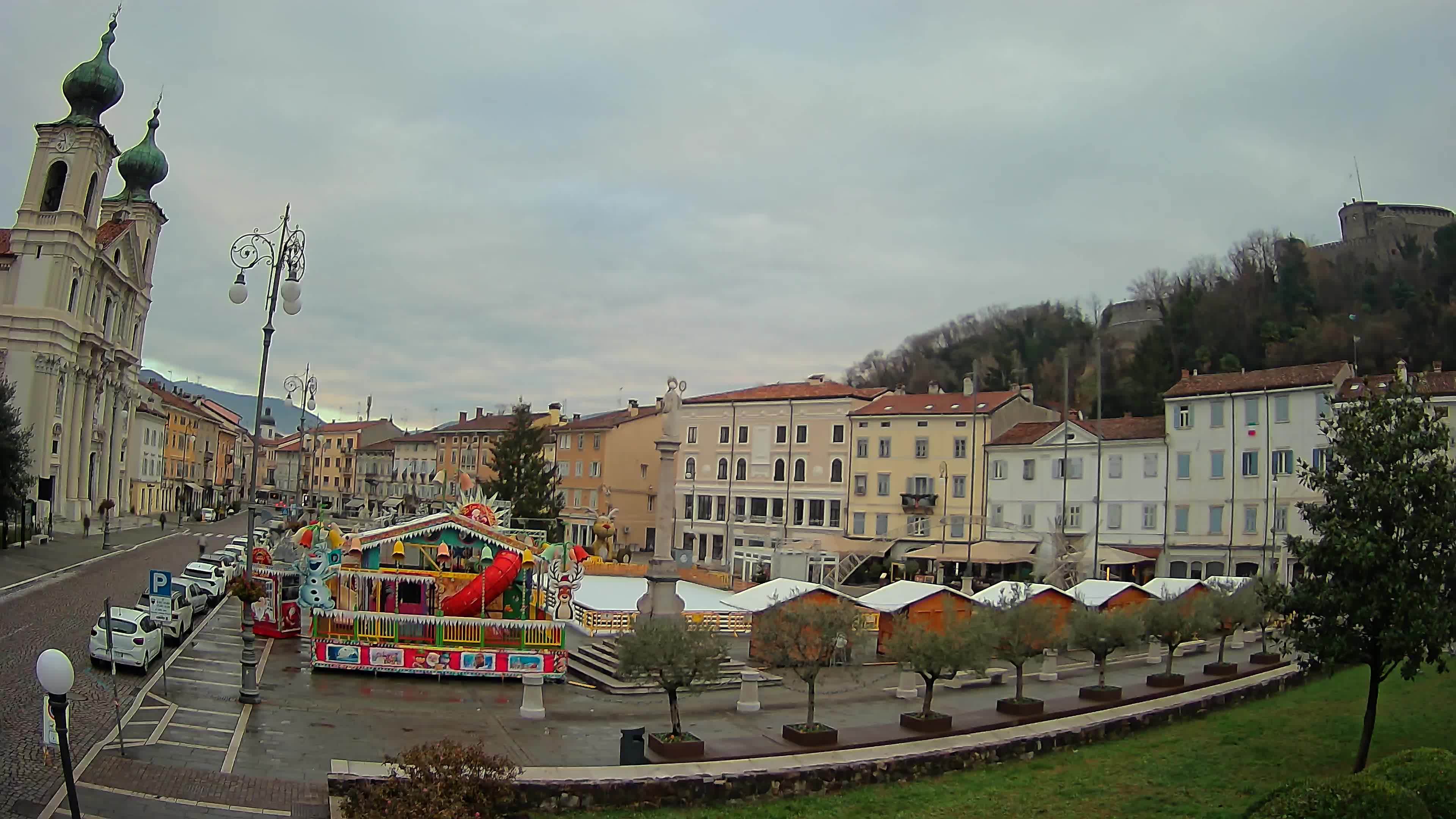Gorizia Piazza della Vittoria e chiesa di S. Ignazio