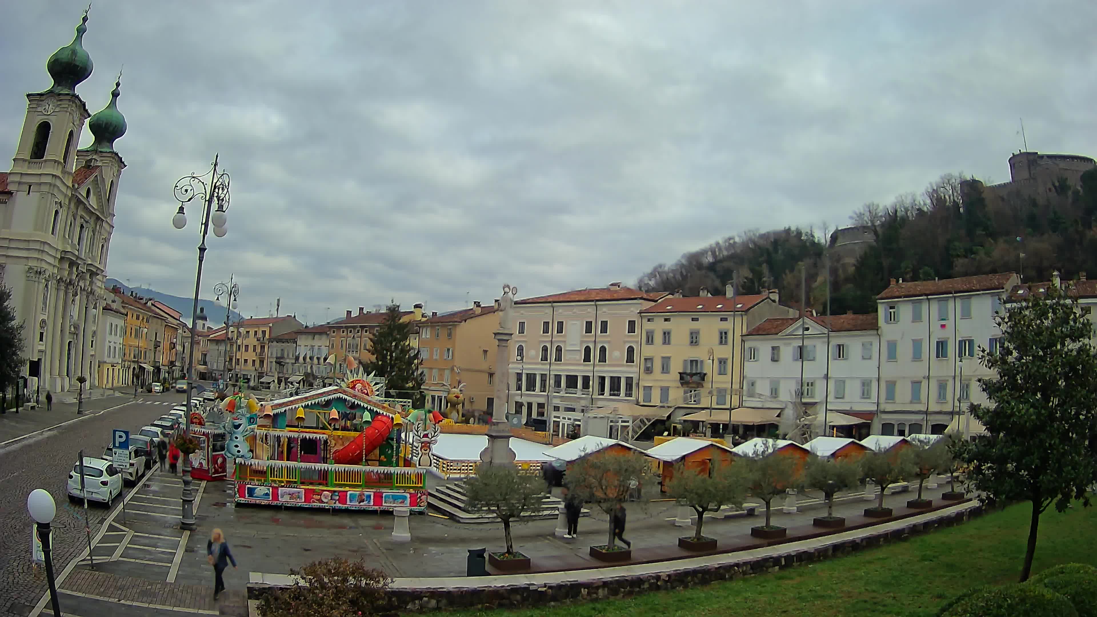 Gorizia Piazza della Vittoria e chiesa di S. Ignazio