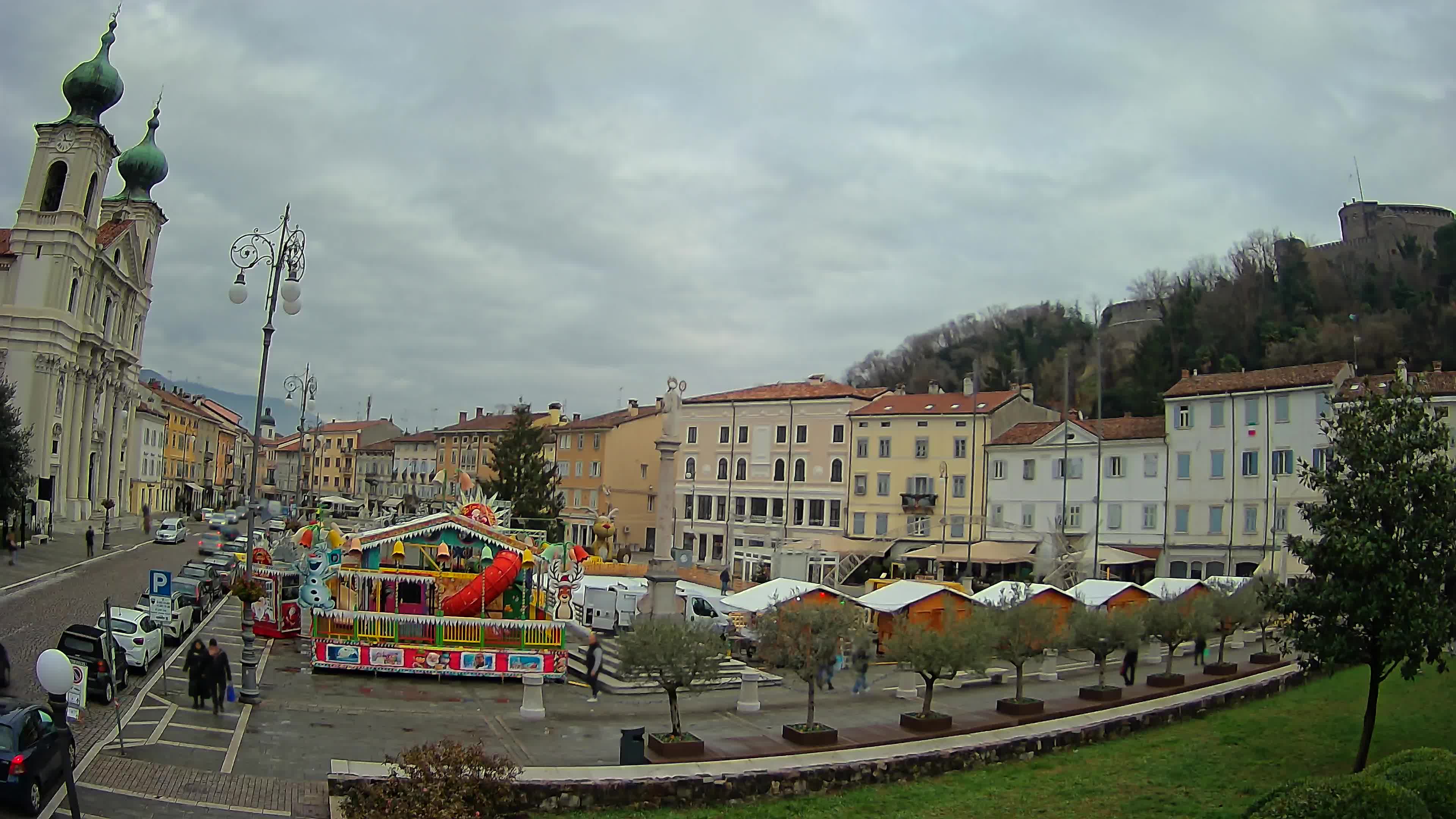 Gorizia Piazza della Vittoria e chiesa di S. Ignazio