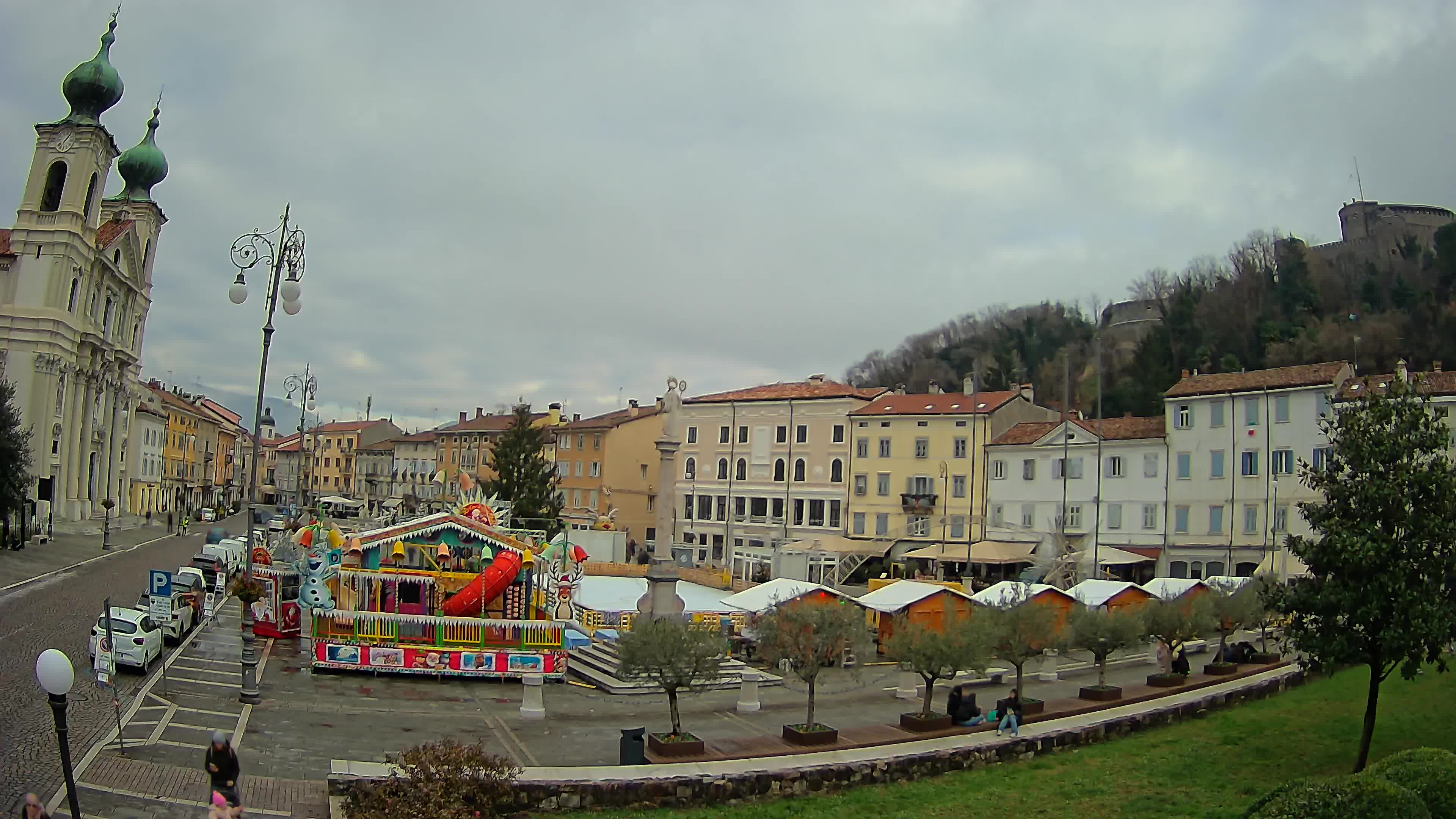 Gorizia Piazza della Vittoria e chiesa di S. Ignazio