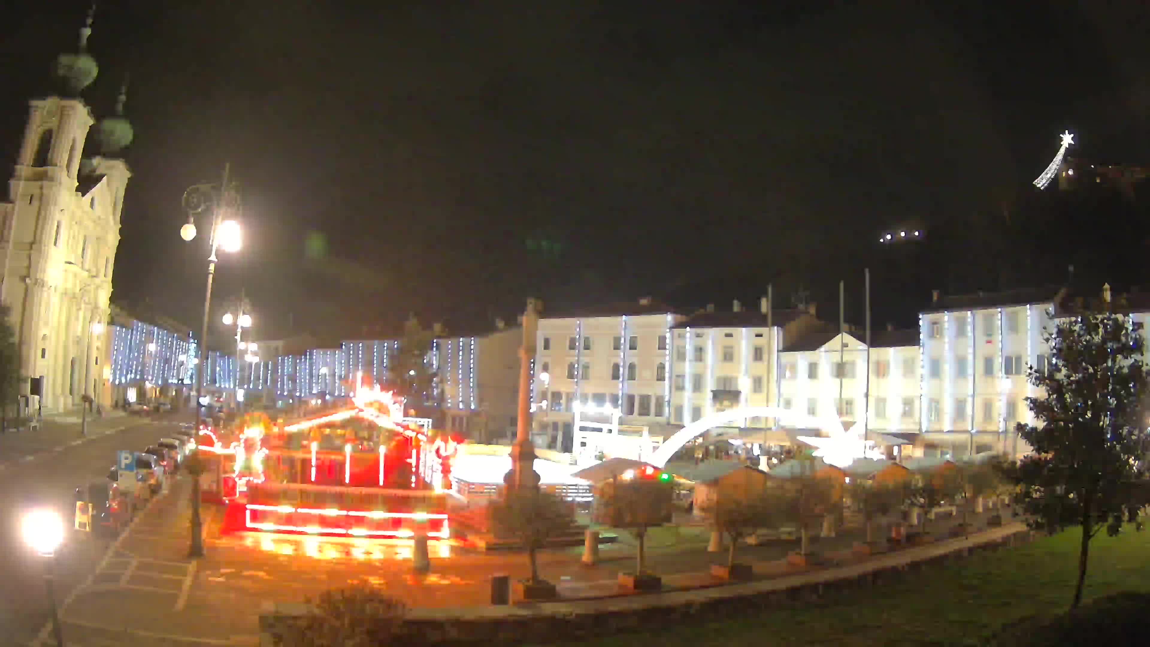 Kamera Gorica Travnik in cerkev sv. Ignacija