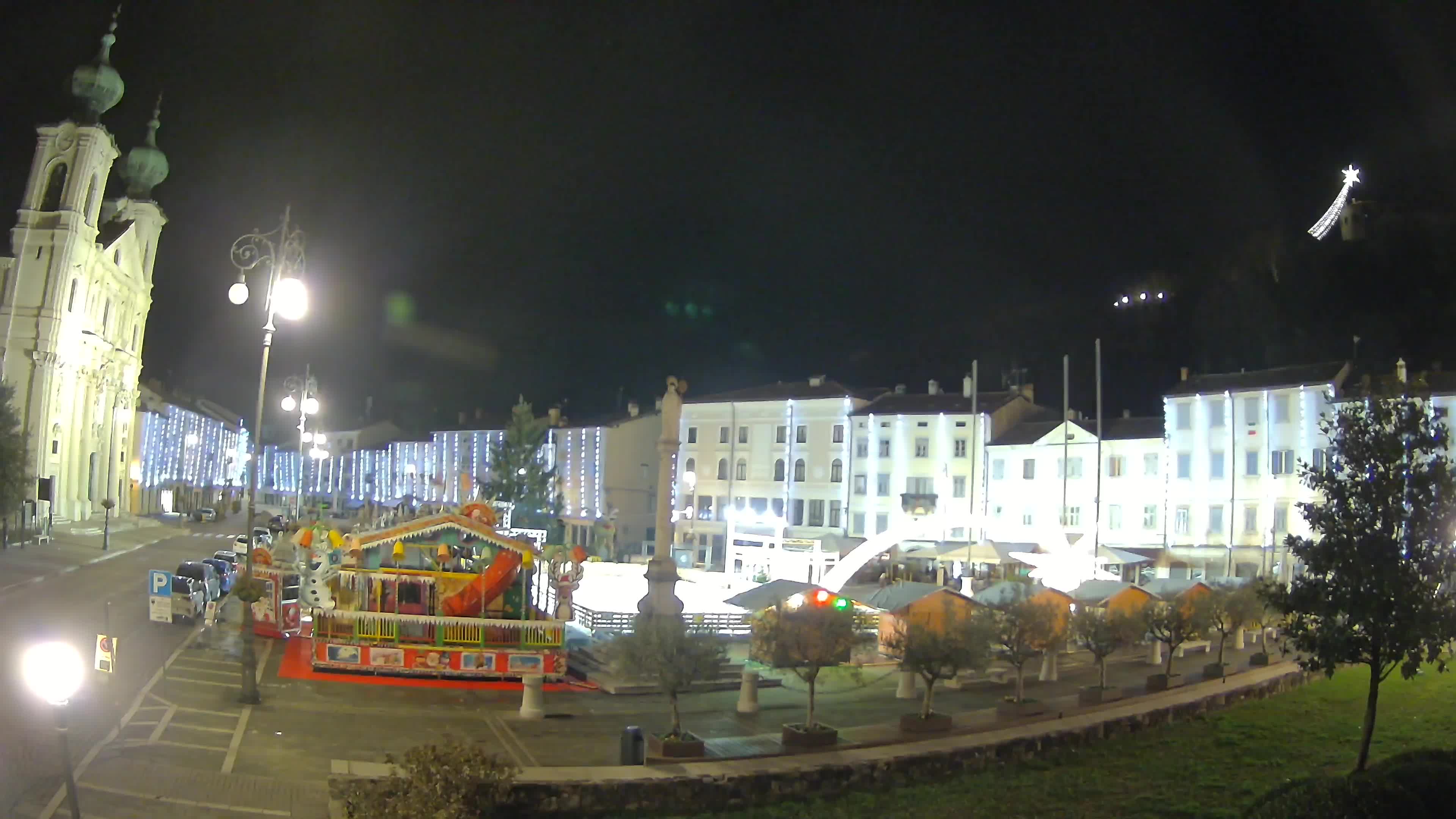 Kamera Gorica Travnik in cerkev sv. Ignacija