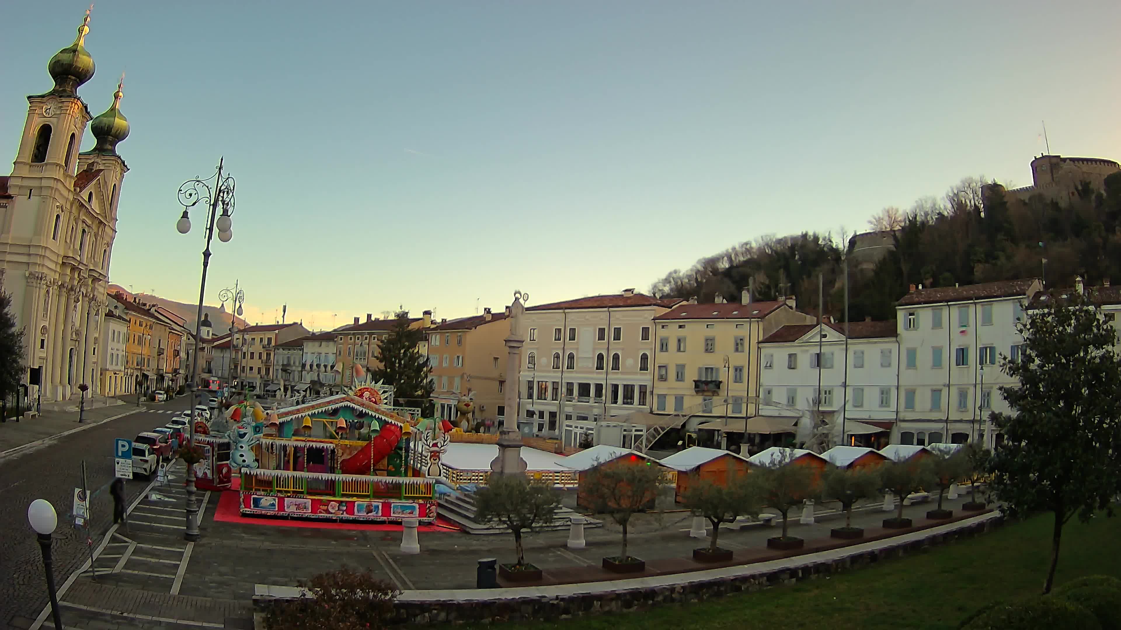 Gorizia Piazza della Vittoria e chiesa di S. Ignazio