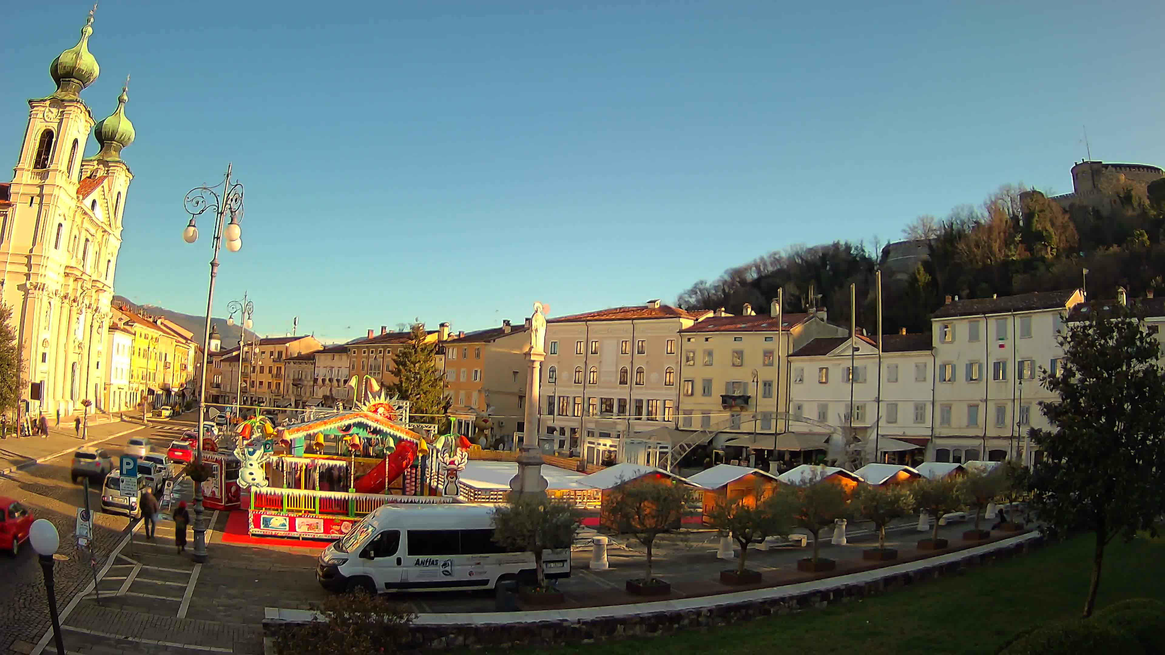 Gorizia Piazza della Vittoria e chiesa di S. Ignazio