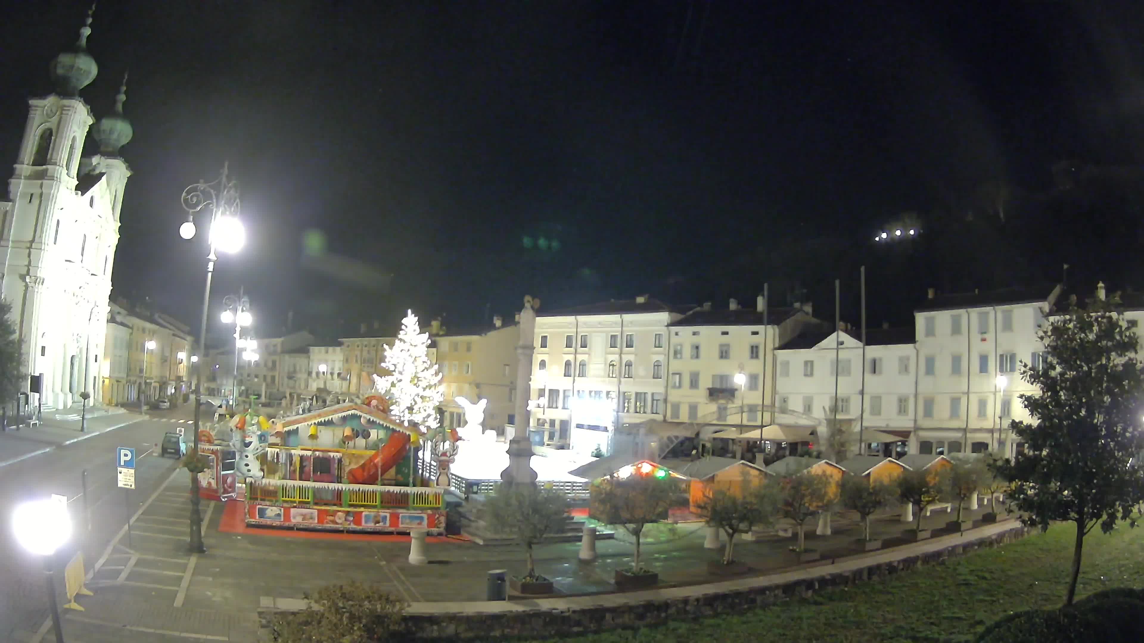 Kamera Gorica Travnik in cerkev sv. Ignacija