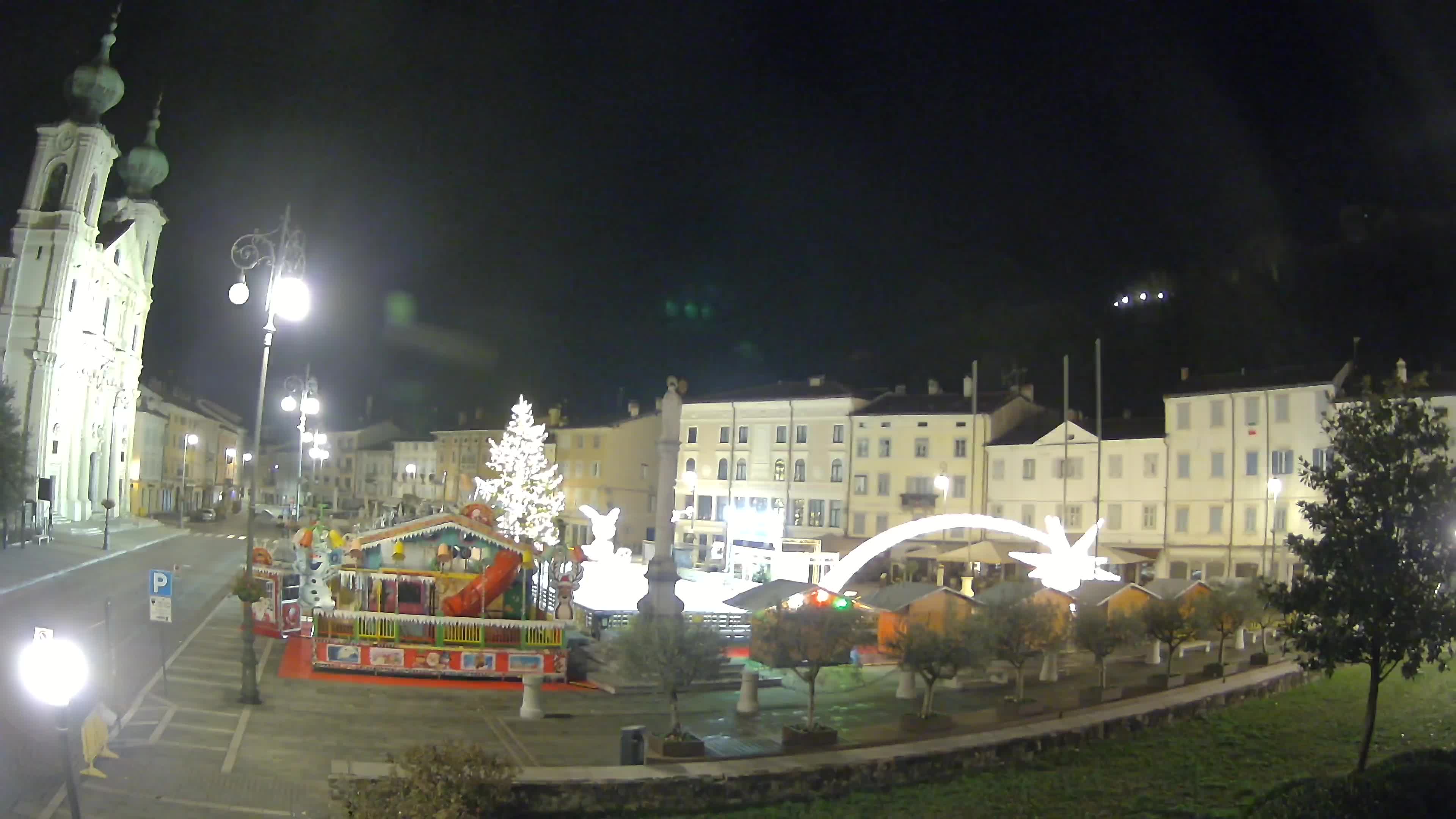 Kamera Gorica Travnik in cerkev sv. Ignacija