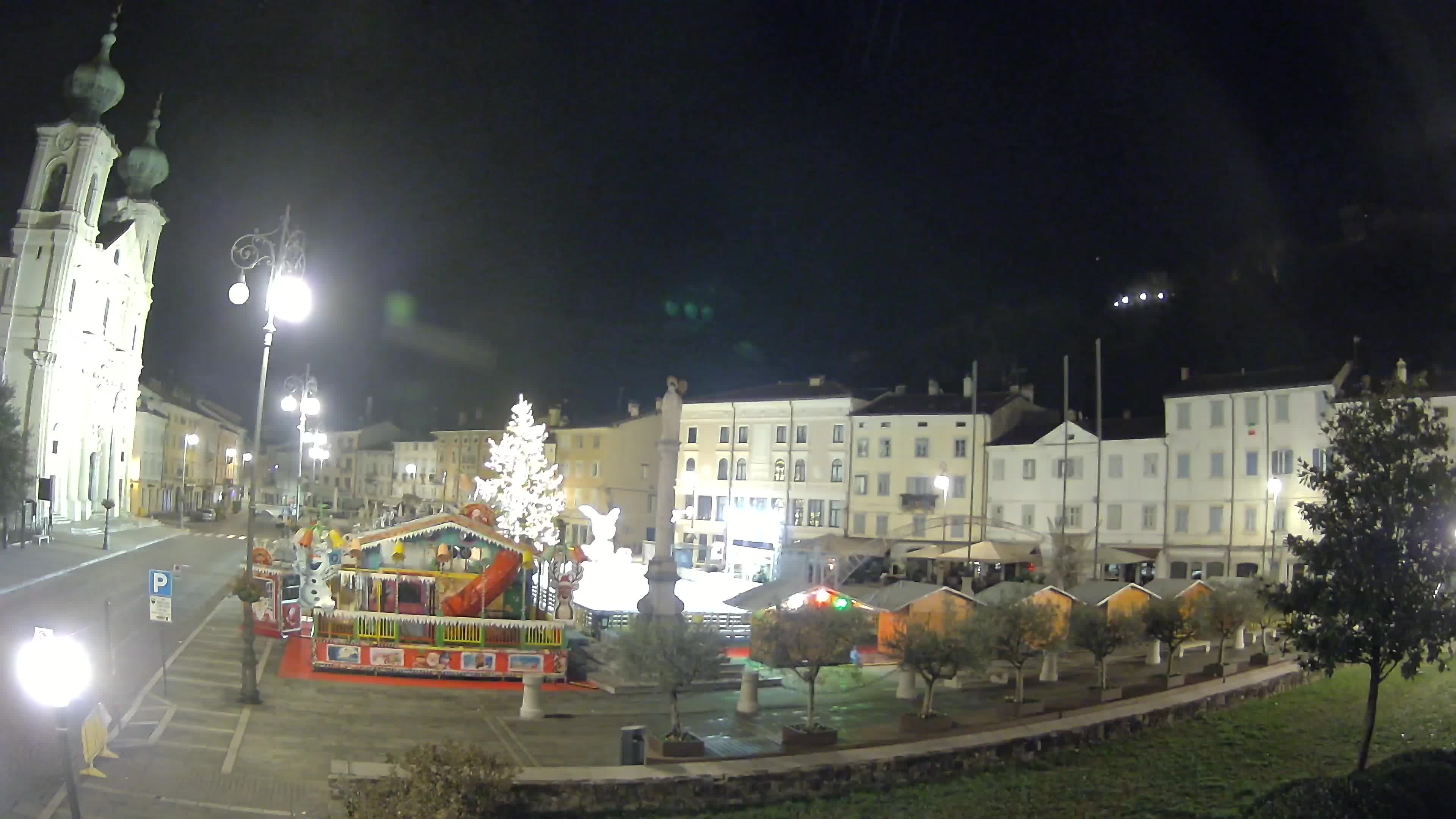 Kamera Gorica Travnik in cerkev sv. Ignacija