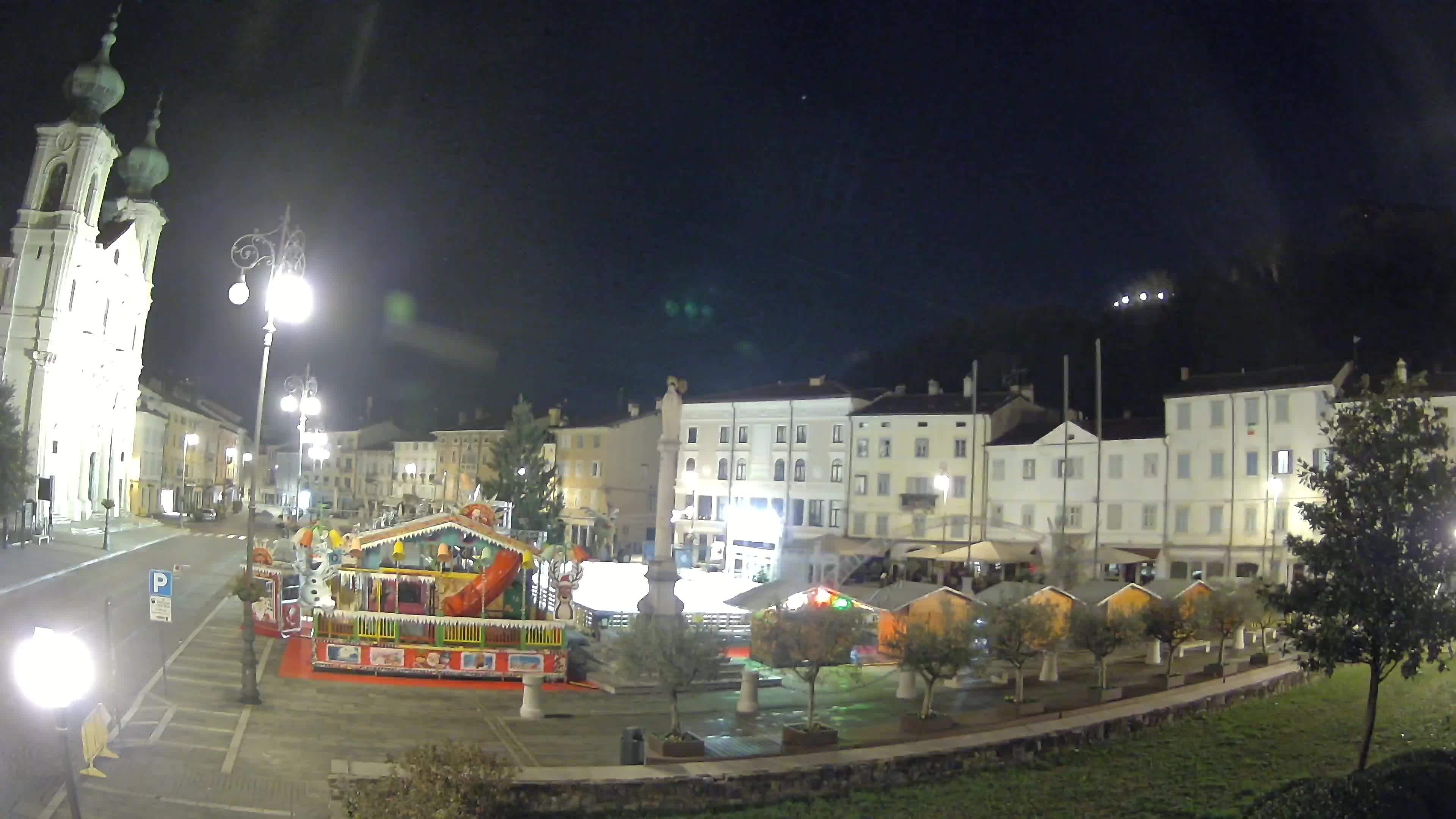 Kamera Gorica Travnik in cerkev sv. Ignacija