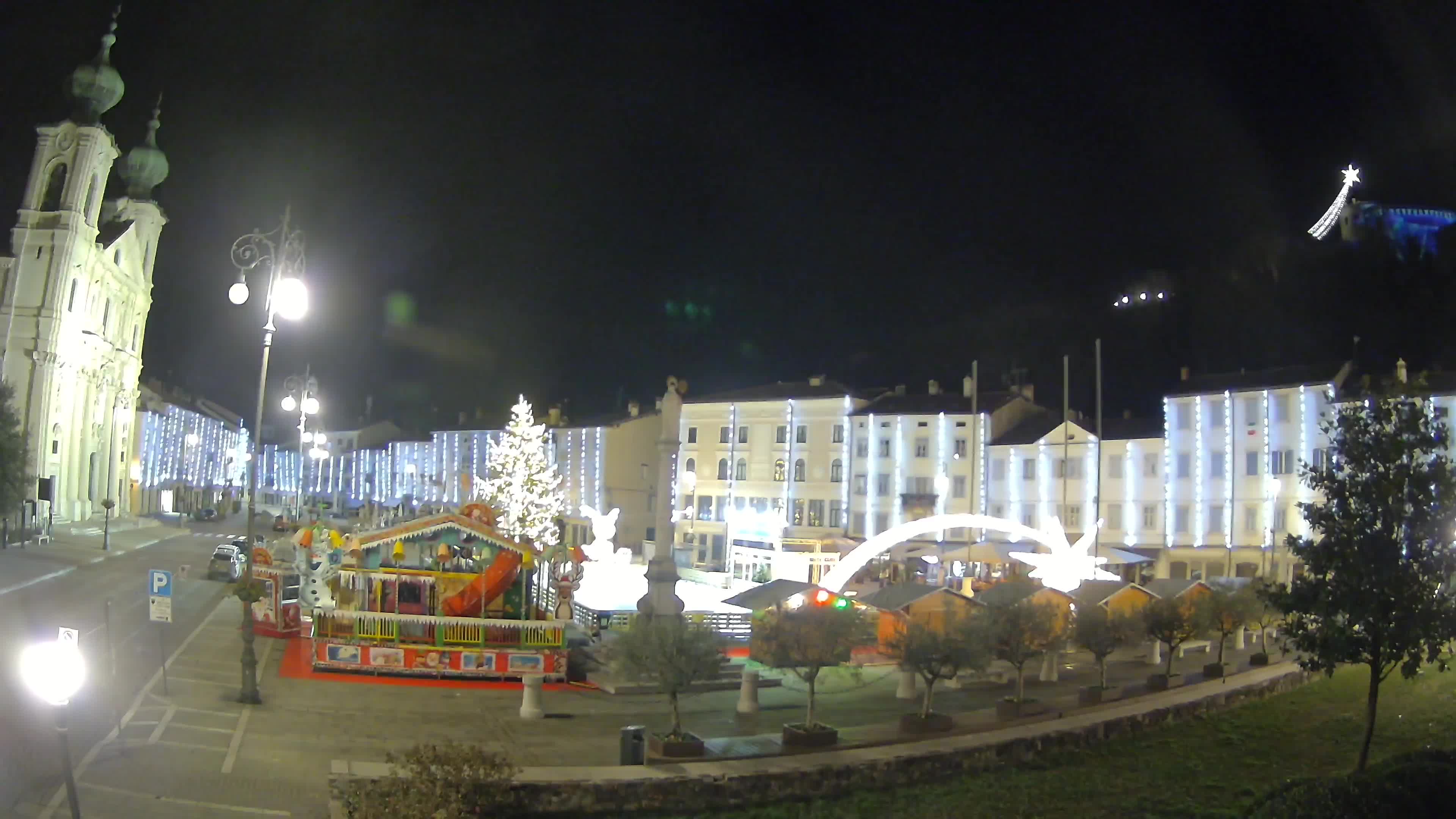 Kamera Gorica Travnik in cerkev sv. Ignacija