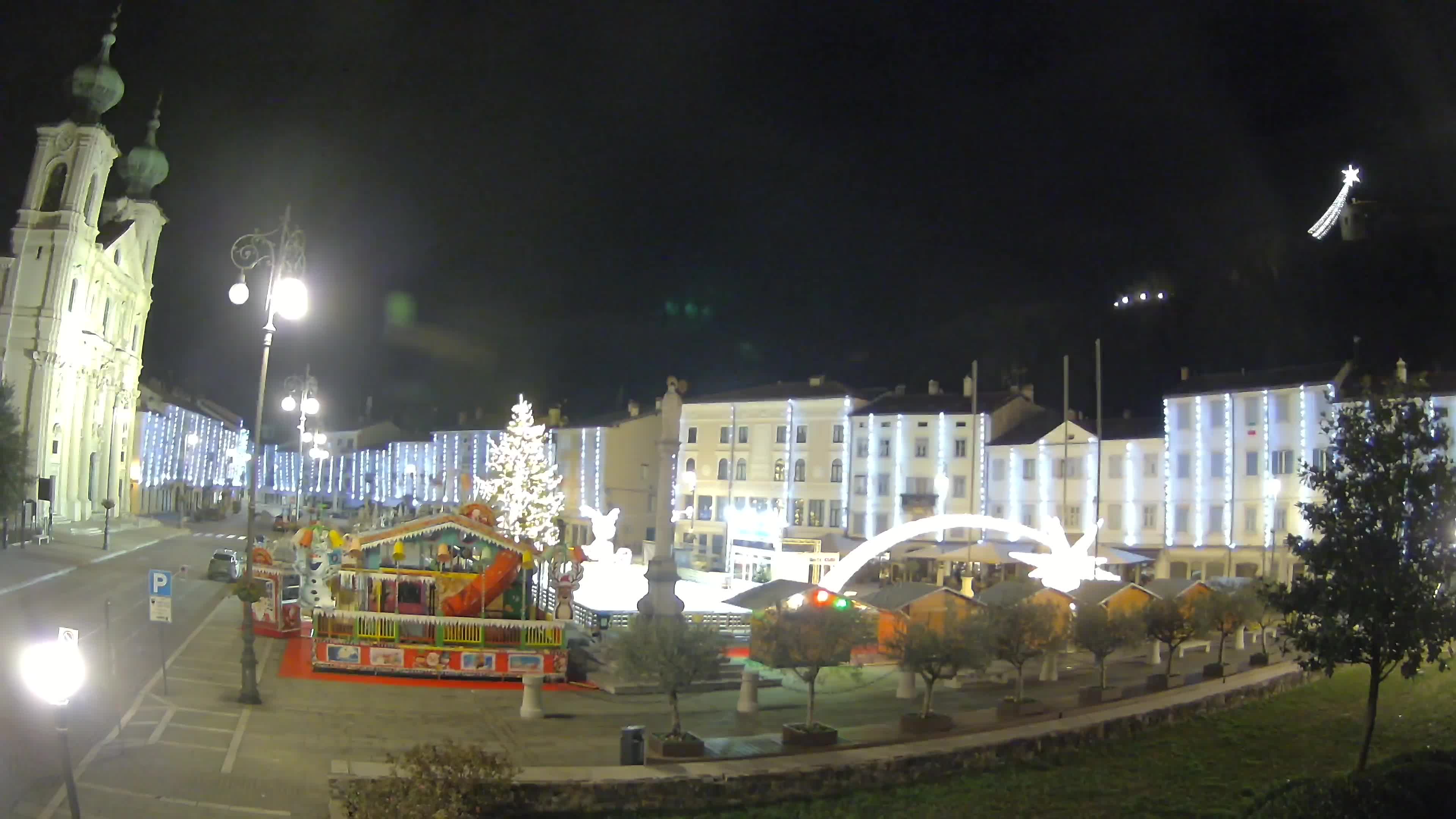 Kamera Gorica Travnik in cerkev sv. Ignacija