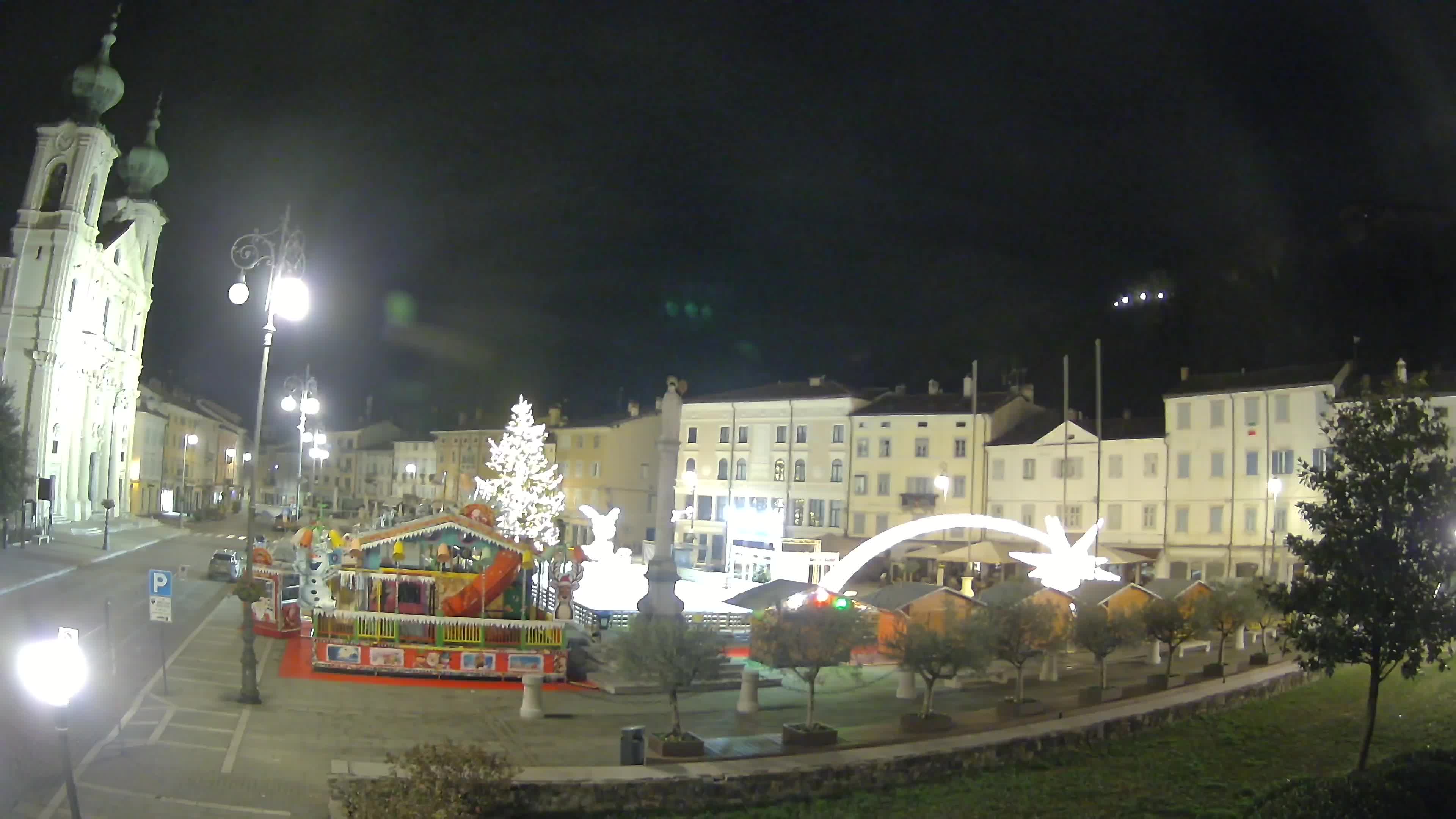 Kamera Gorica Travnik in cerkev sv. Ignacija