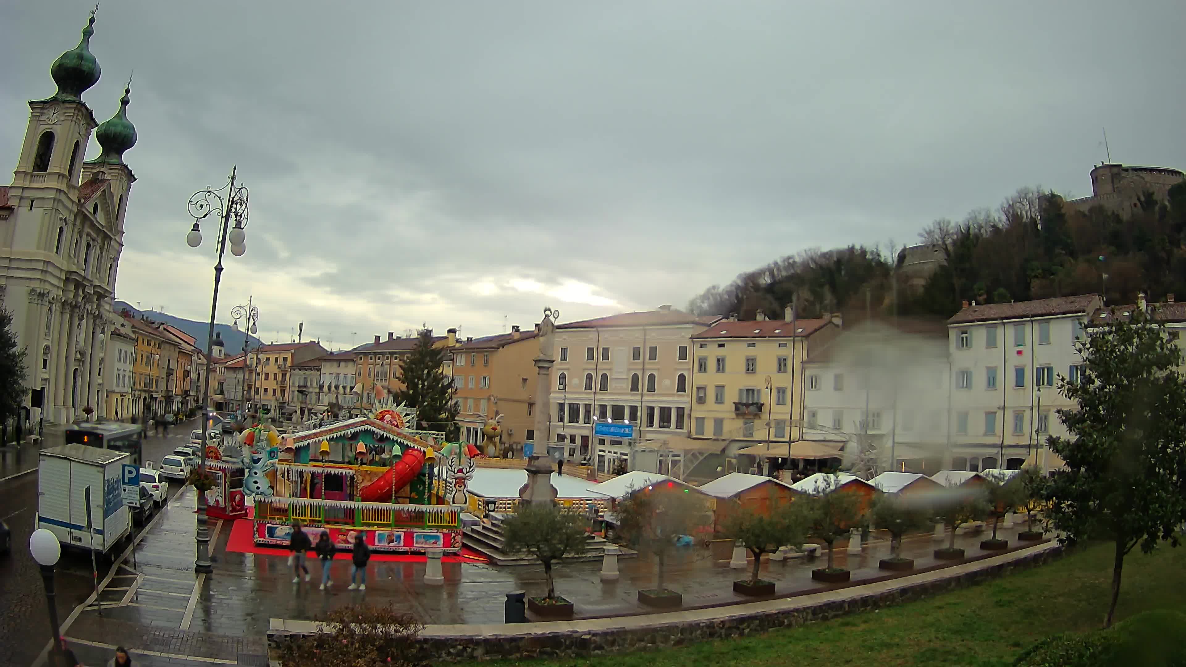 Gorizia Piazza della Vittoria e chiesa di S. Ignazio