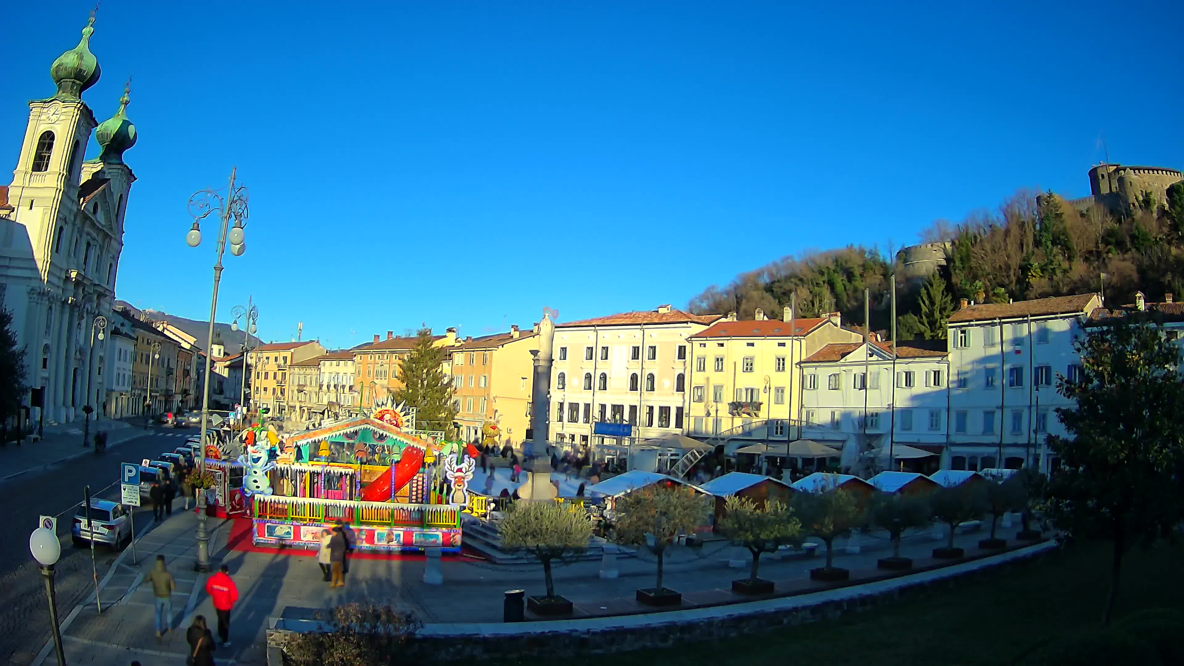 Gorizia – Plaza Vittoria – iglesia de San Pedro. Ignacio