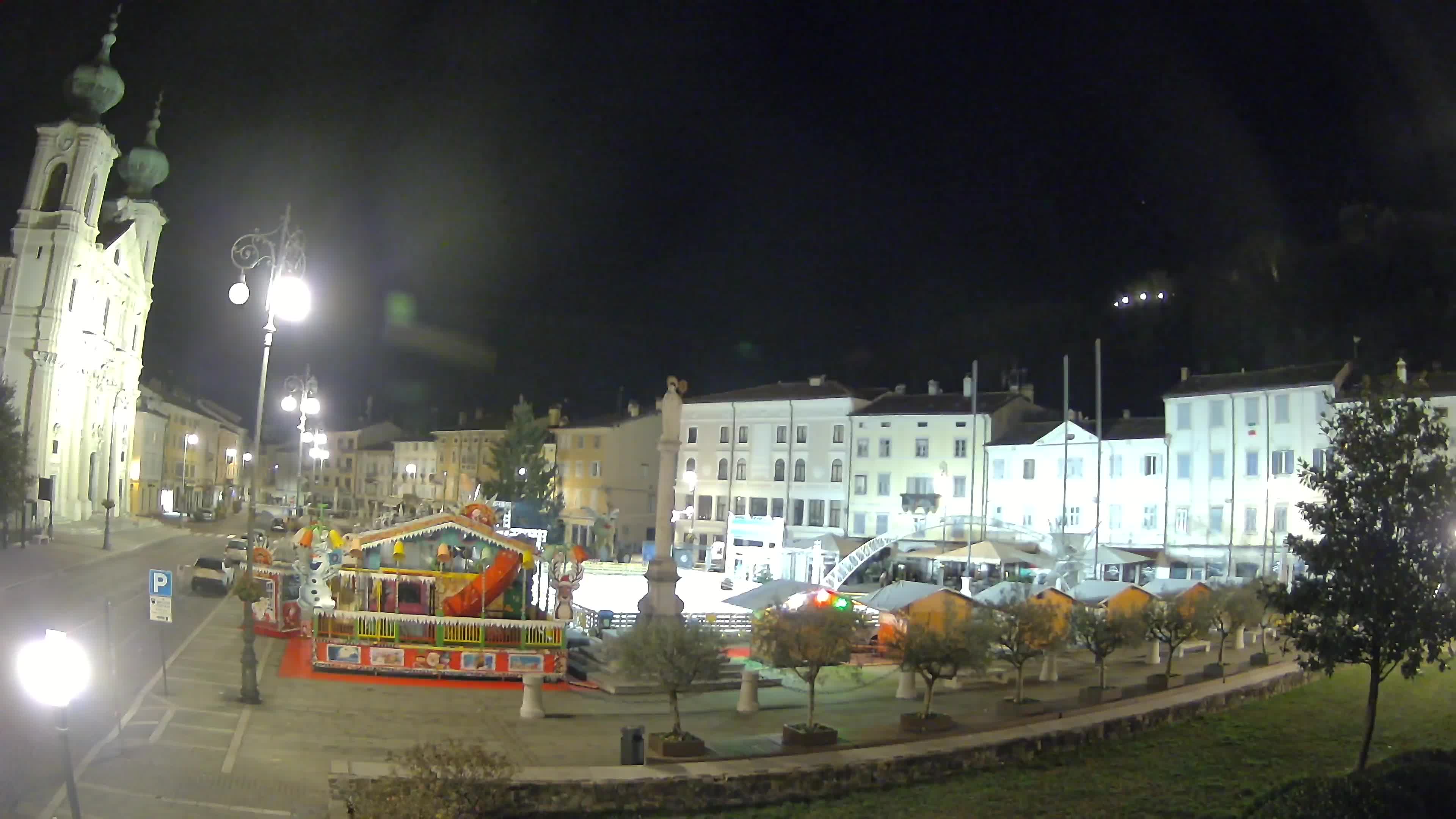 Kamera Gorica Travnik in cerkev sv. Ignacija