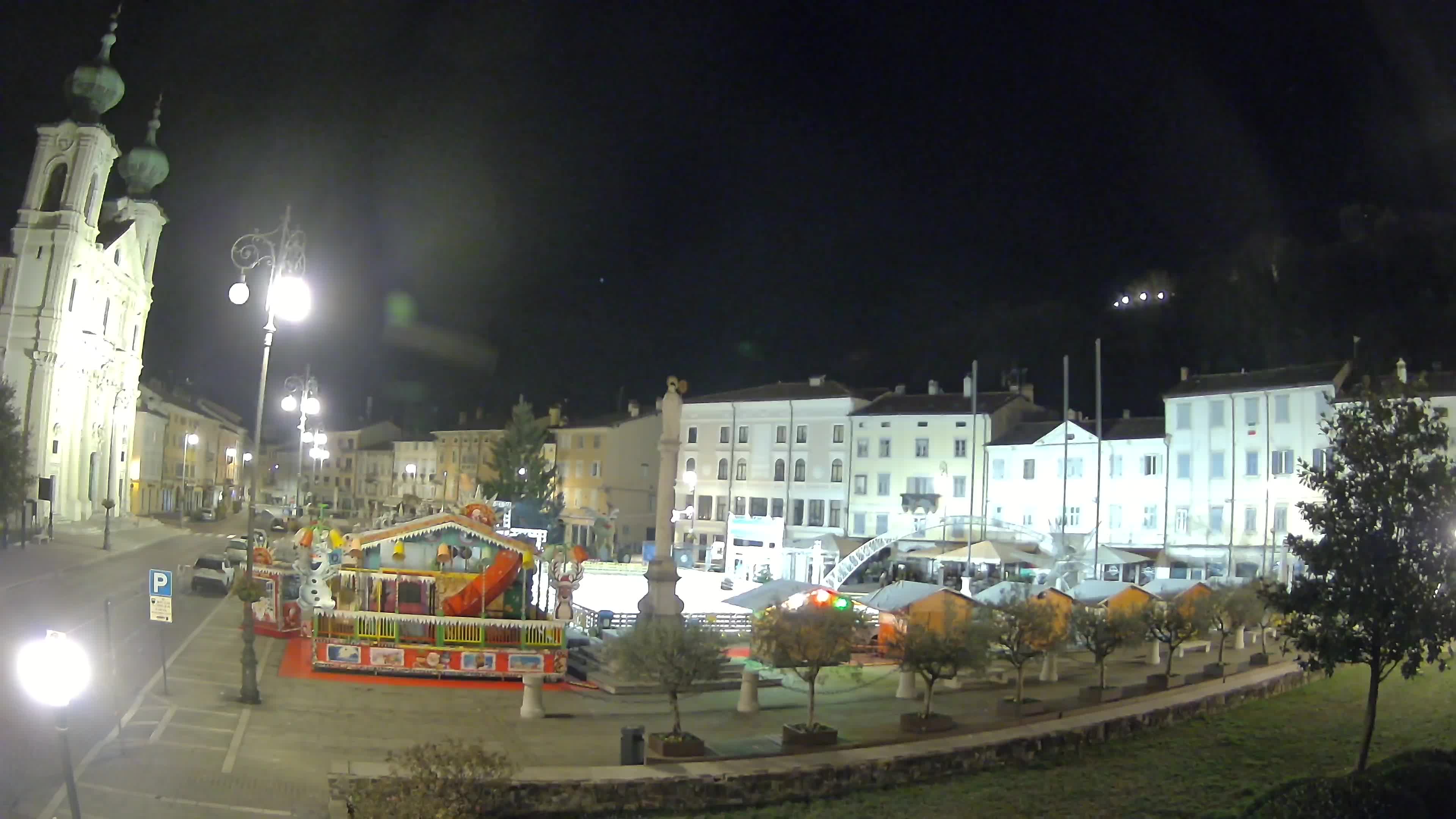 Kamera Gorica Travnik in cerkev sv. Ignacija