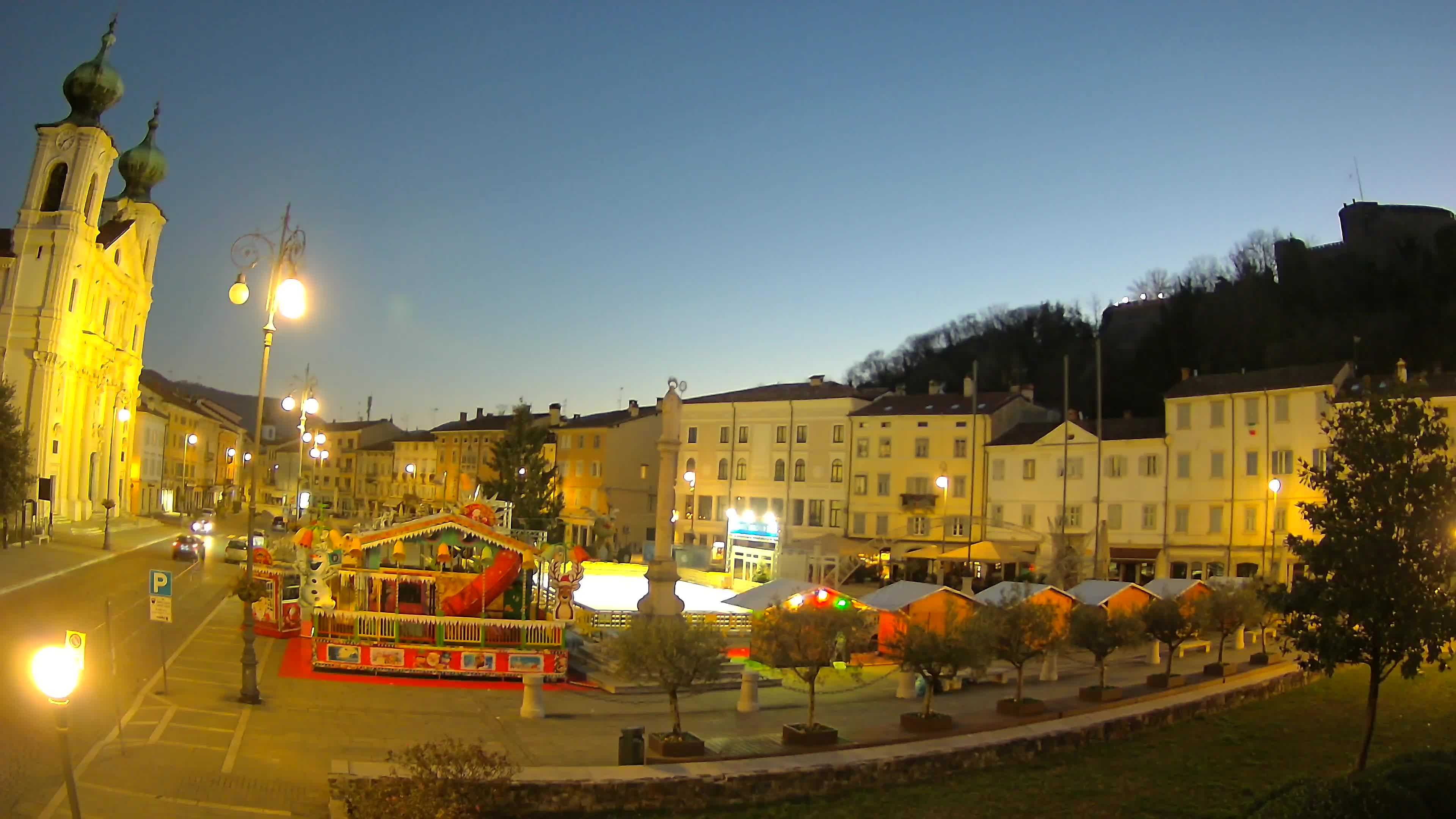 Kamera Gorica Travnik in cerkev sv. Ignacija