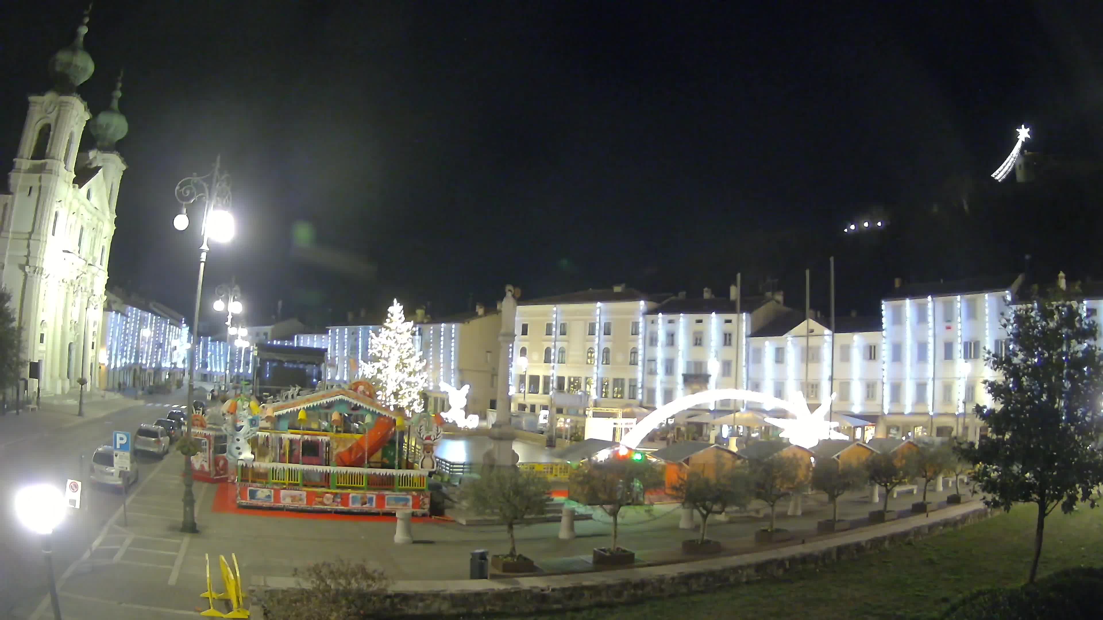 Gorizia Piazza della Vittoria e chiesa di S. Ignazio