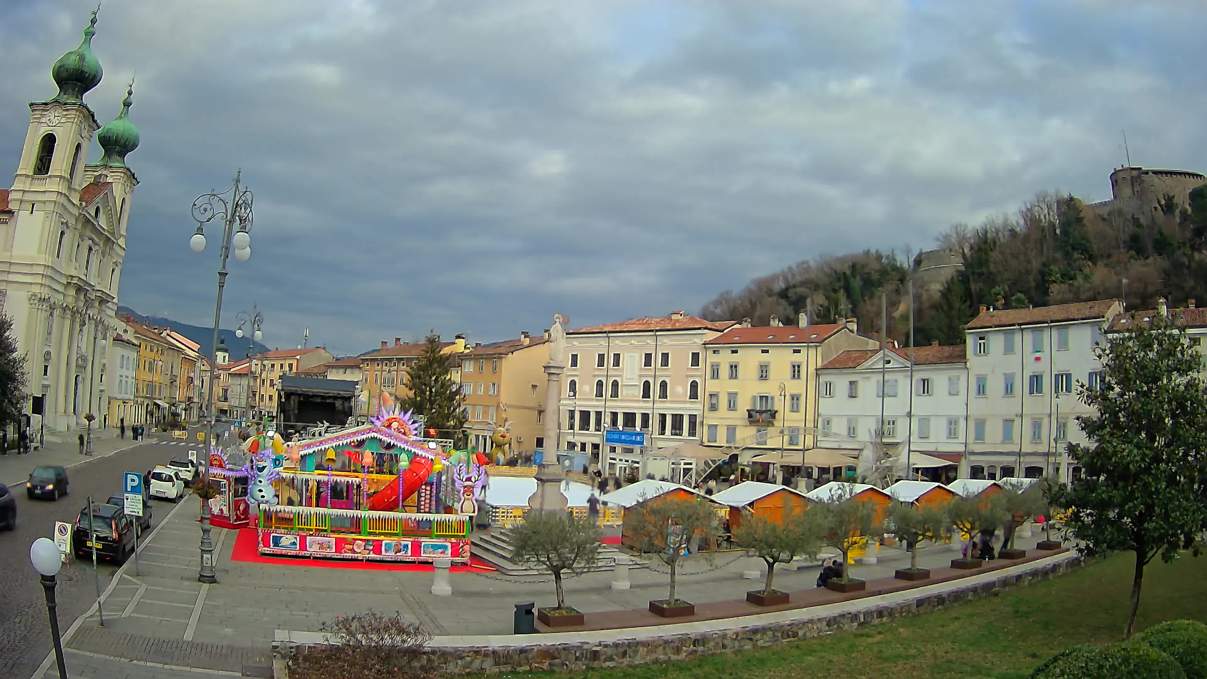 Gorizia Piazza della Vittoria e chiesa di S. Ignazio